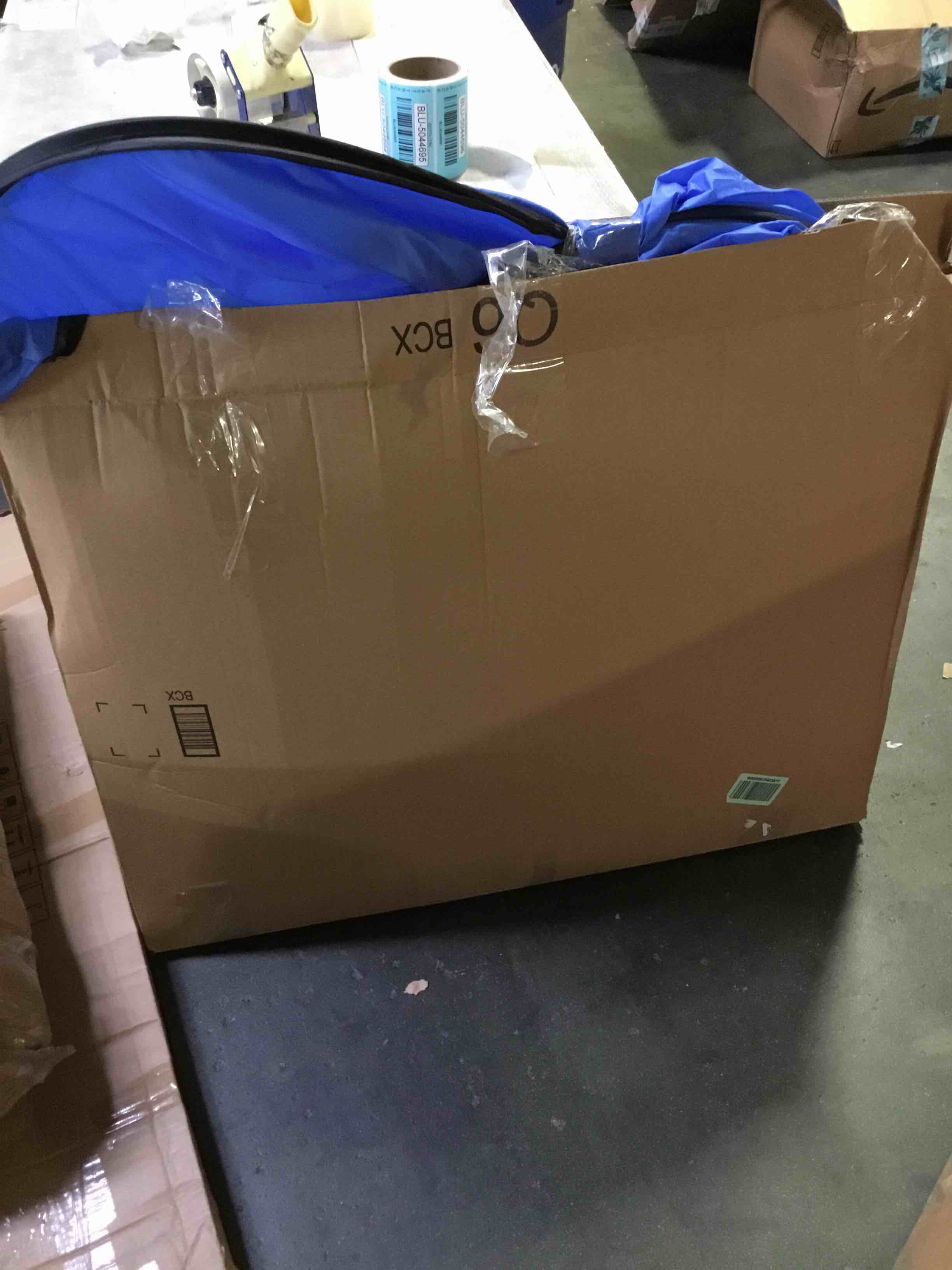 https://s3.amazonaws.com/lotting-images-prod/bidfta/BLU5044693_1686773673498.jpeg