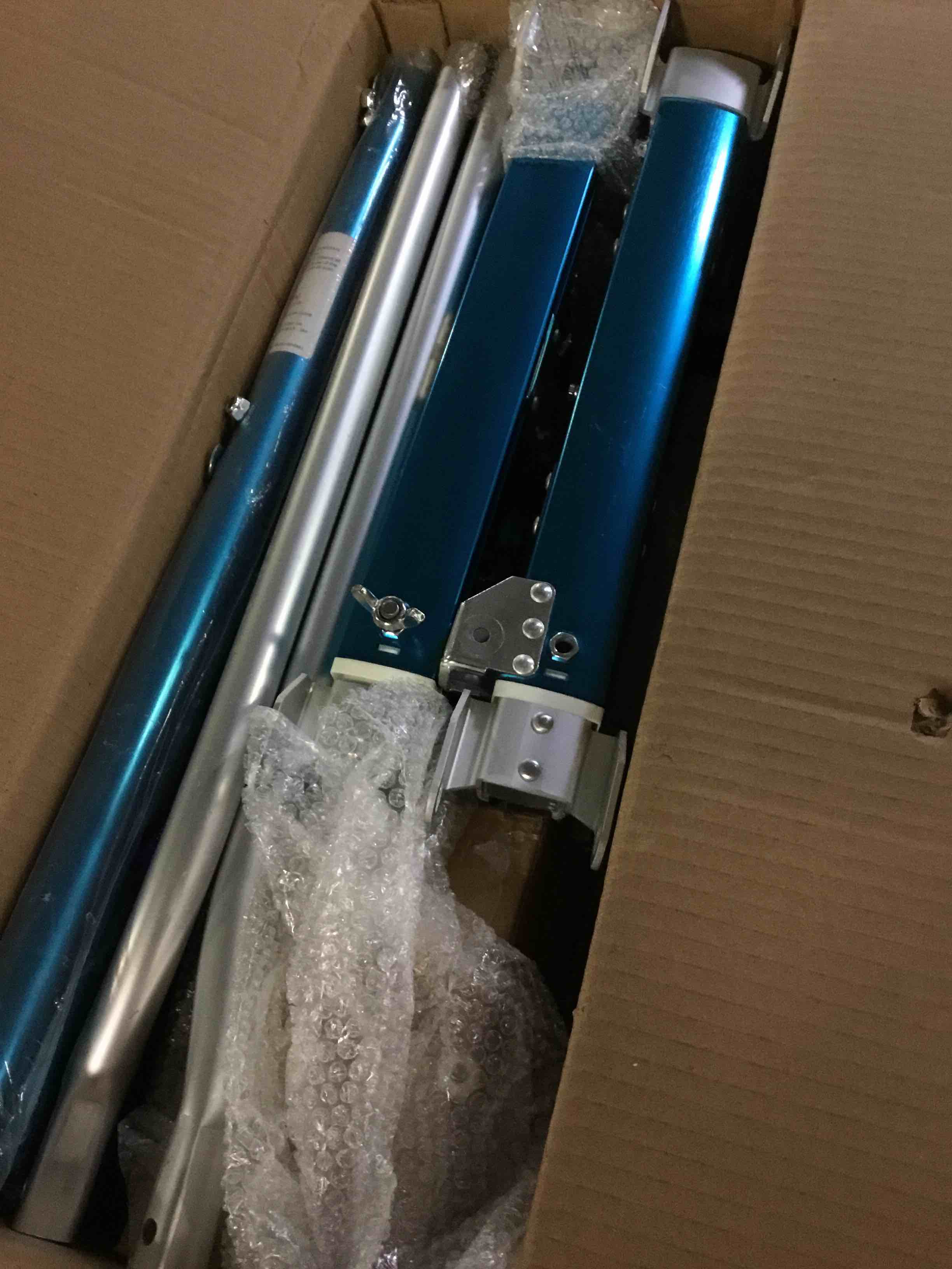 https://s3.amazonaws.com/lotting-images-prod/bidfta/BLU5045999_1687283277454.jpeg