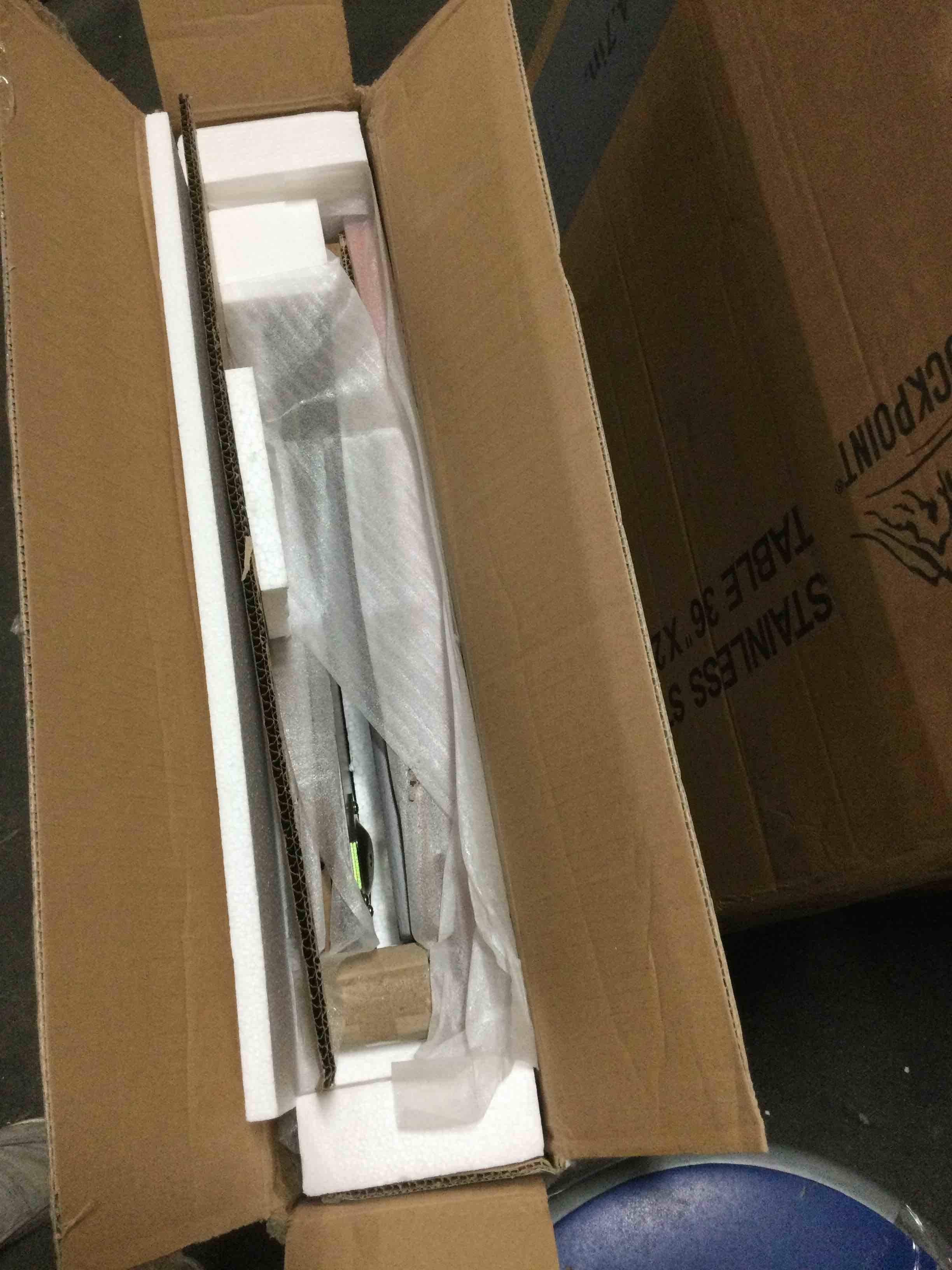 https://s3.amazonaws.com/lotting-images-prod/bidfta/BLU5047439_1687264035203.jpeg