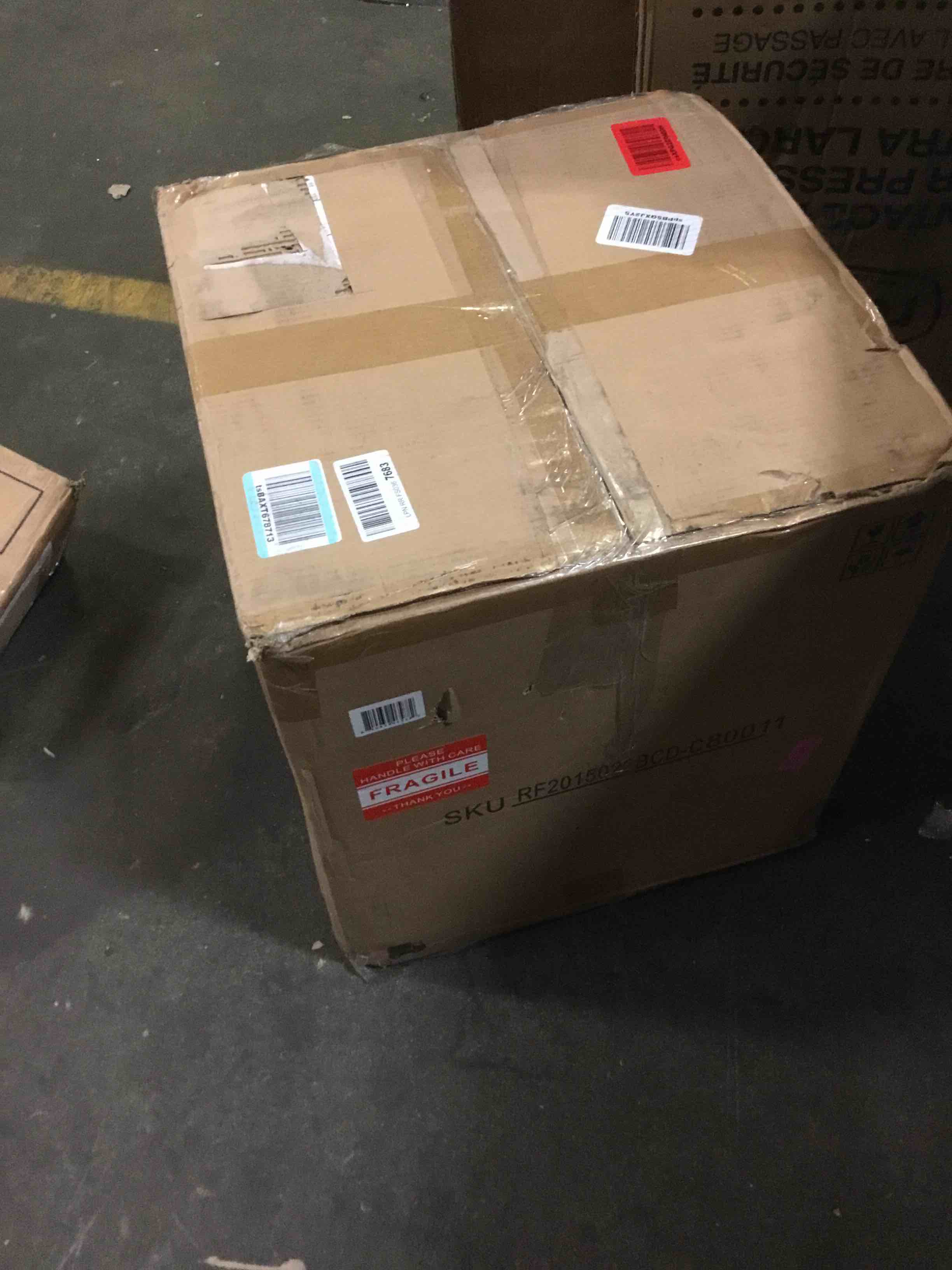 https://s3.amazonaws.com/lotting-images-prod/bidfta/BLU5047630_1687364946331.jpeg