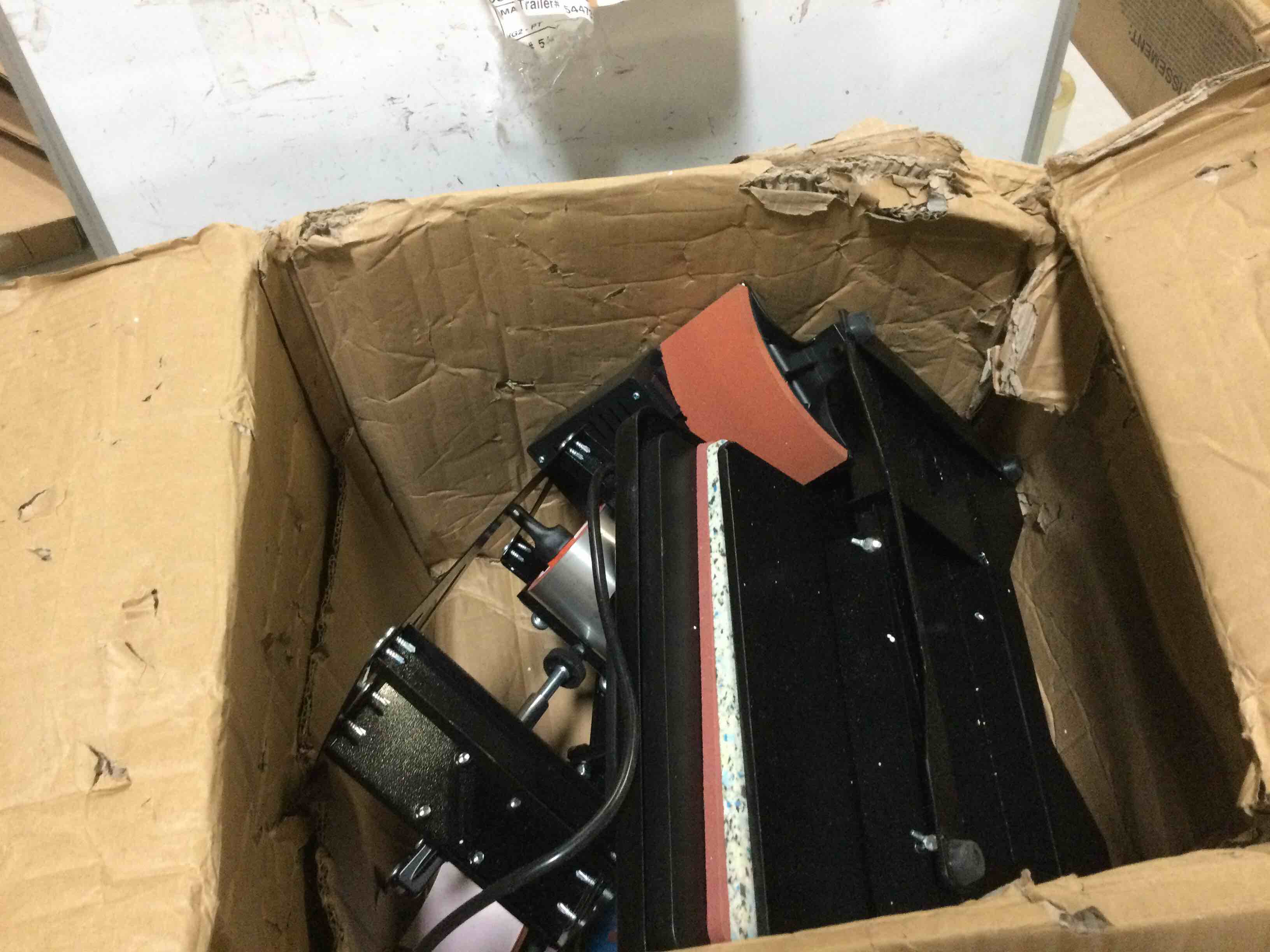 https://s3.amazonaws.com/lotting-images-prod/bidfta/BLU5047672_1687435633182.jpeg