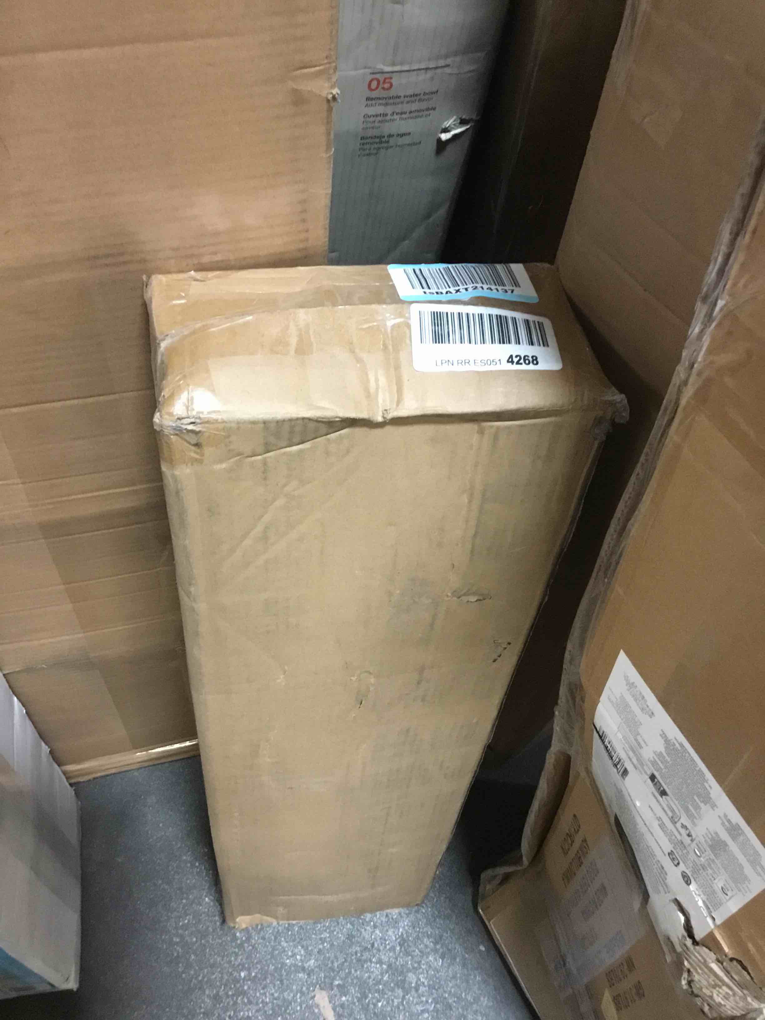 https://s3.amazonaws.com/lotting-images-prod/bidfta/BLU5047762_1687458036217.jpeg
