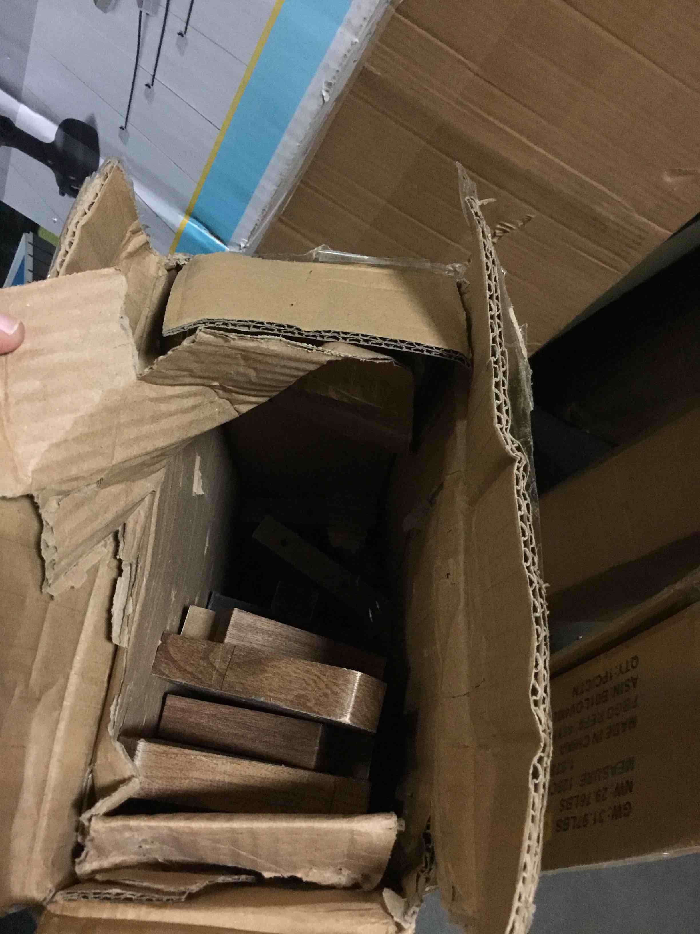 https://s3.amazonaws.com/lotting-images-prod/bidfta/BLU5047762_1687458095551.jpeg