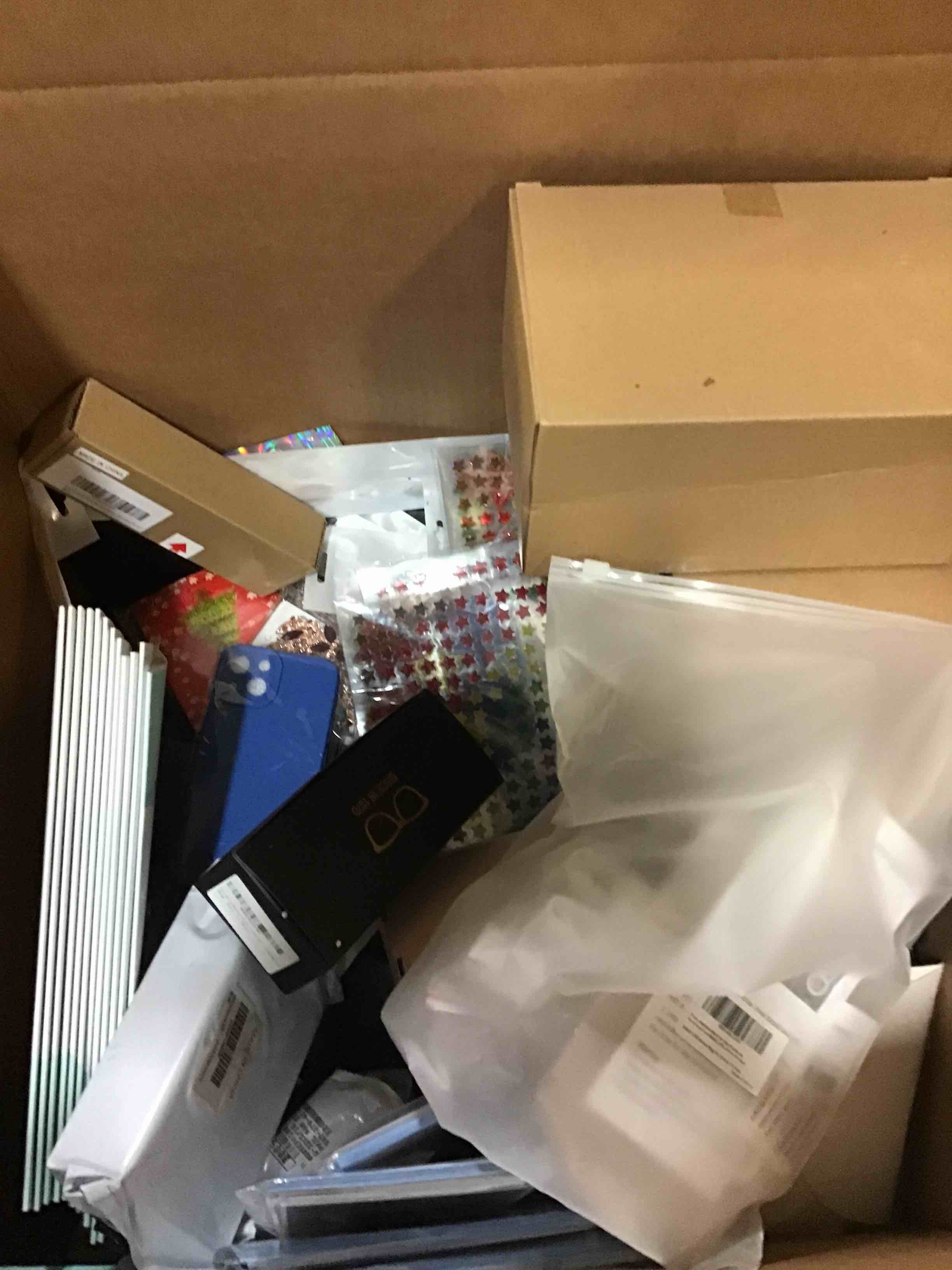 https://s3.amazonaws.com/lotting-images-prod/bidfta/BLU5048429_1685557446891.jpeg