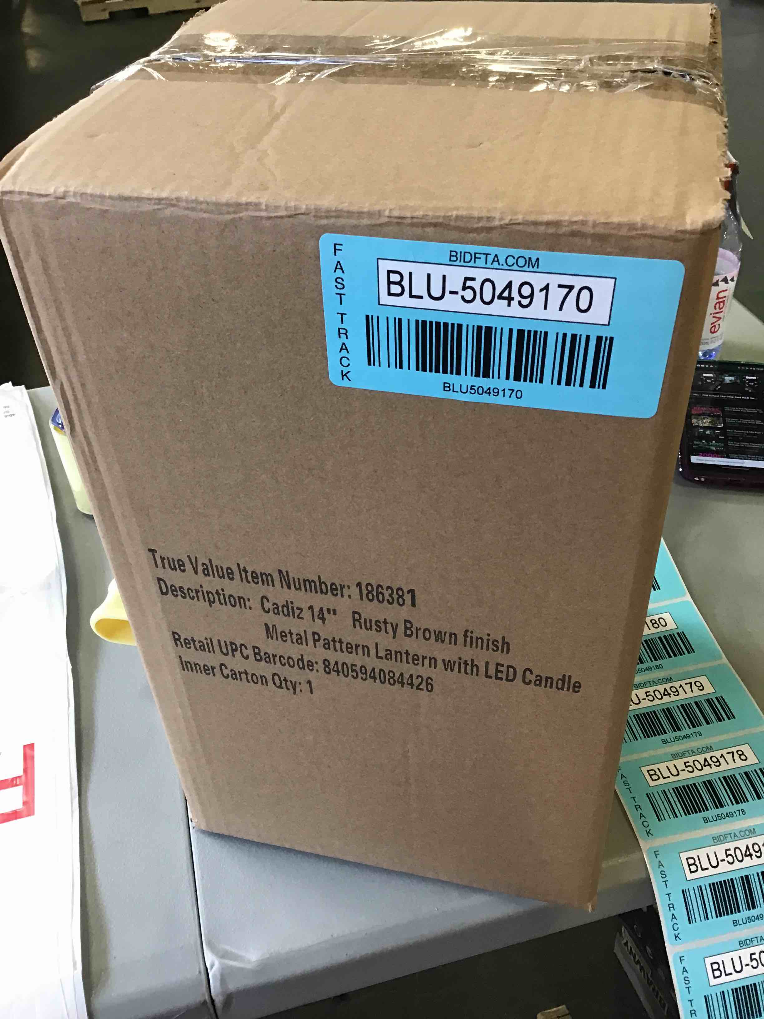https://s3.amazonaws.com/lotting-images-prod/bidfta/BLU5049182_1686235406504.jpeg