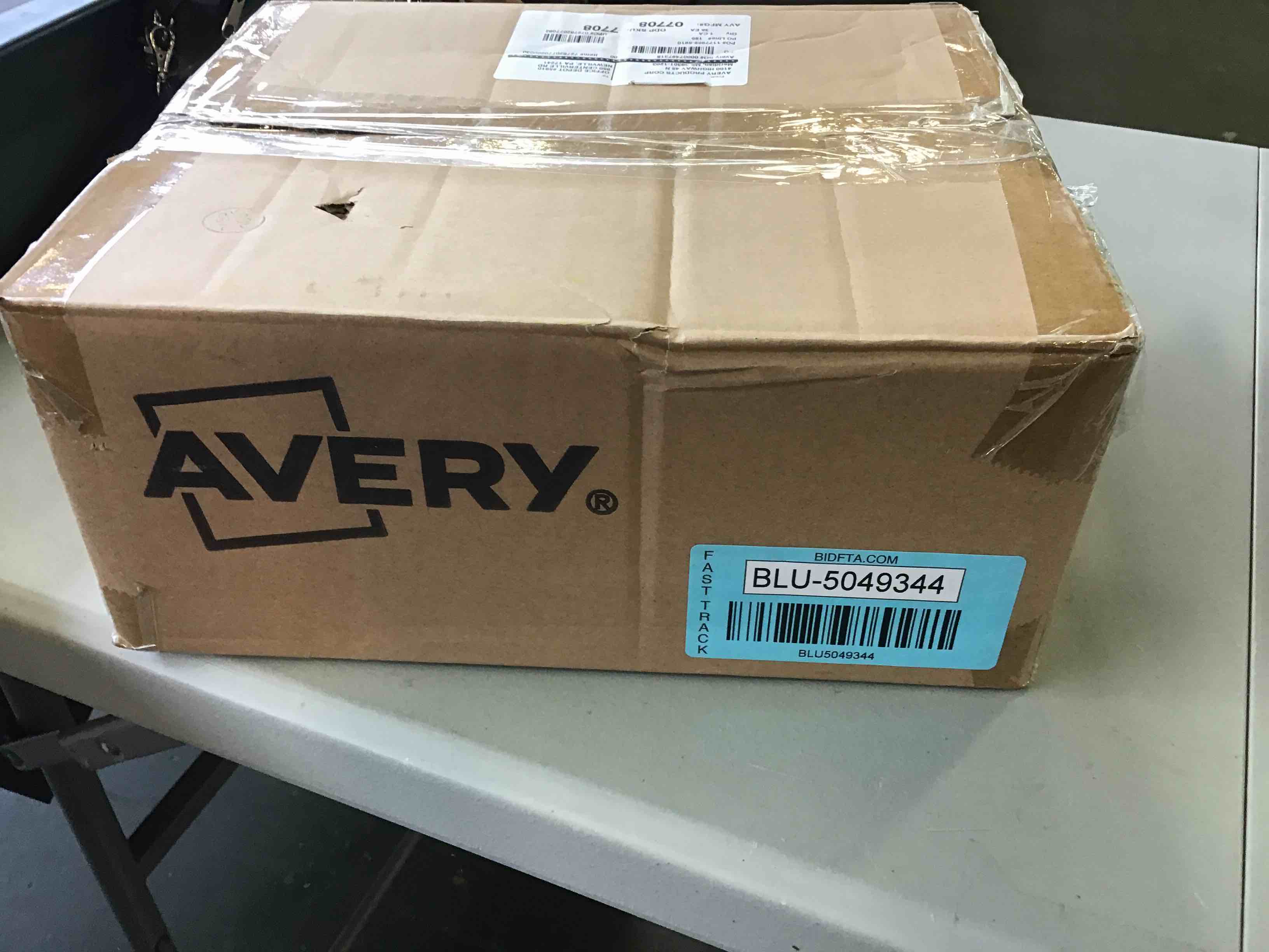https://s3.amazonaws.com/lotting-images-prod/bidfta/BLU5049344_1686247977209.jpeg