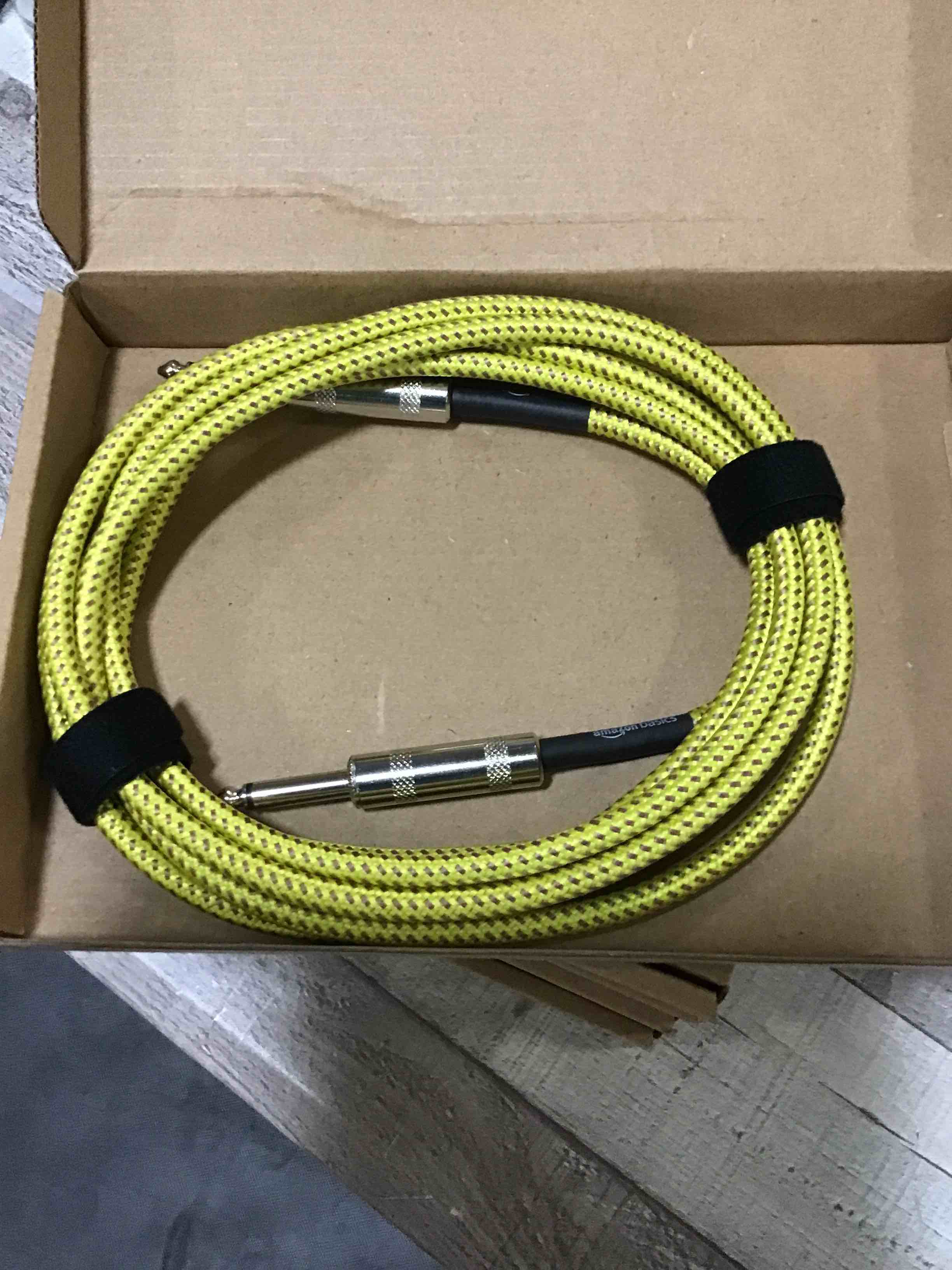 https://s3.amazonaws.com/lotting-images-prod/bidfta/BLU5050139_1685549195904.jpeg