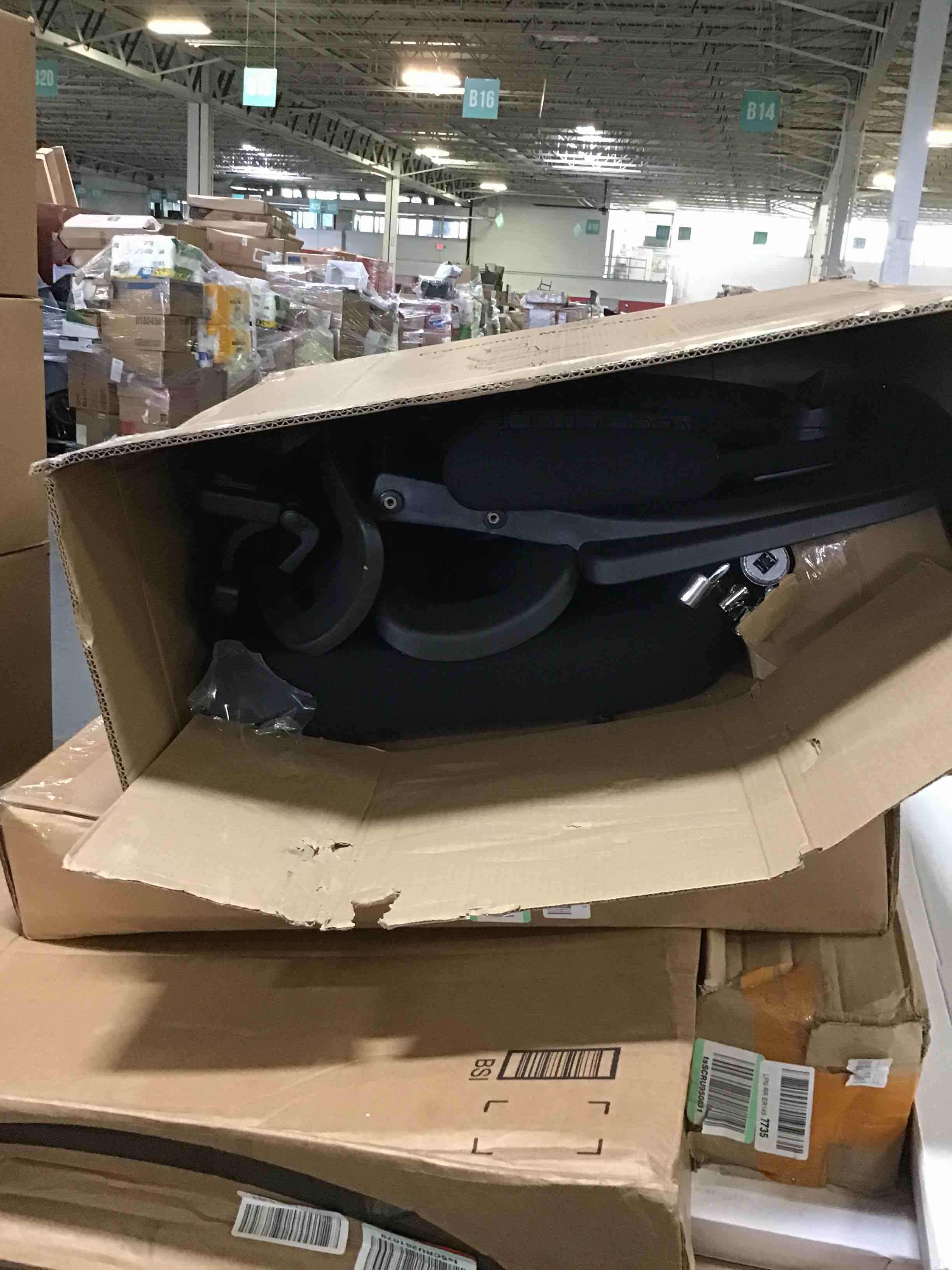https://s3.amazonaws.com/lotting-images-prod/bidfta/BLU5050426_1685650023823.jpeg