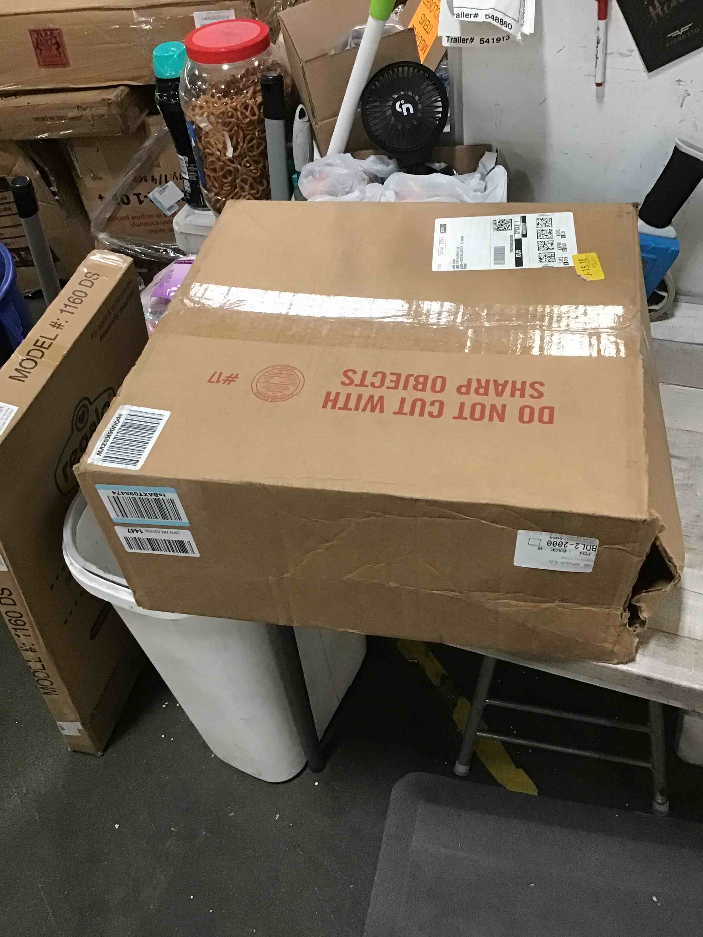https://s3.amazonaws.com/lotting-images-prod/bidfta/BLU5050655_1686068086168.jpeg