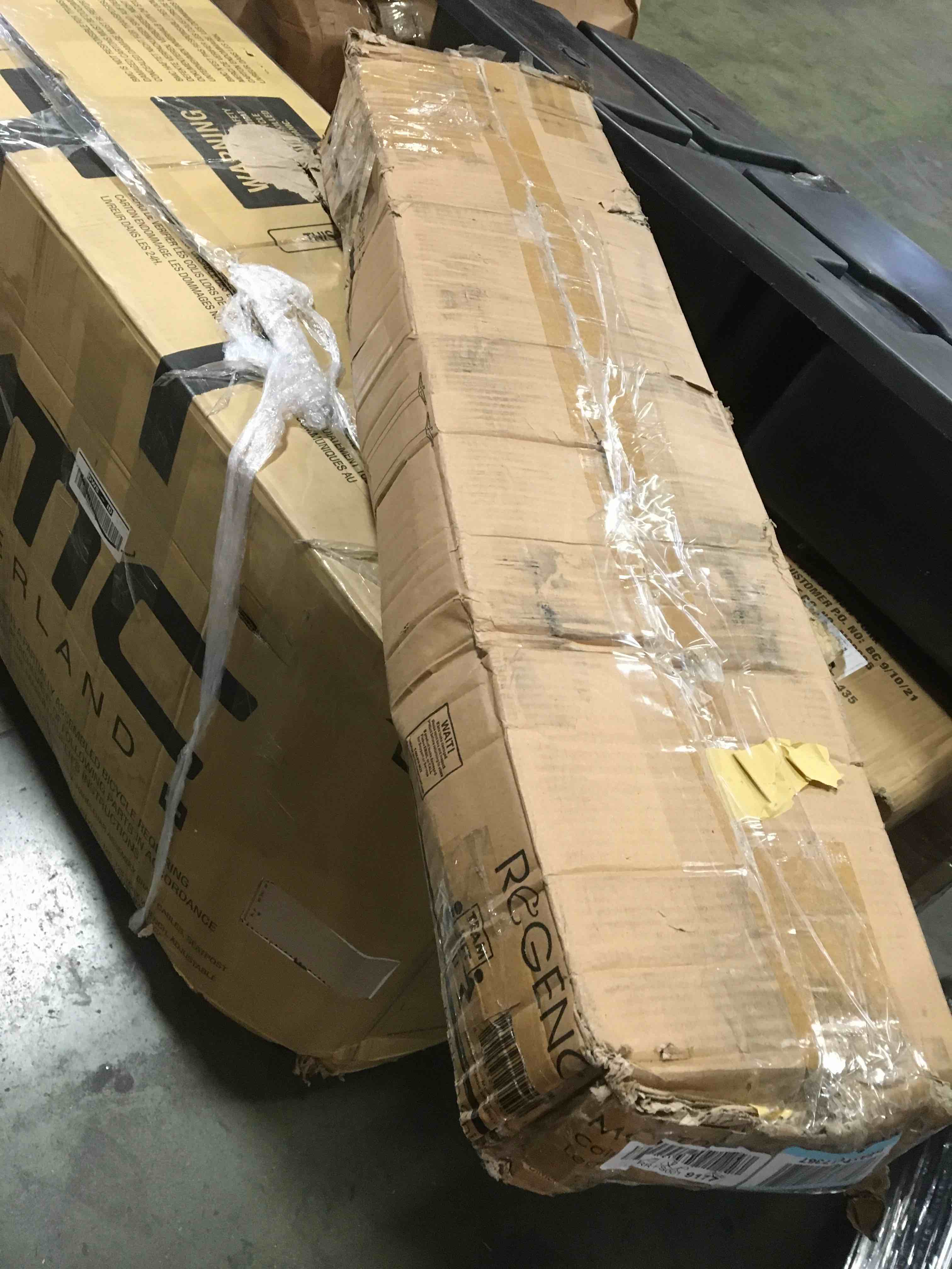 https://s3.amazonaws.com/lotting-images-prod/bidfta/BLU5052184_1686745980476.jpeg