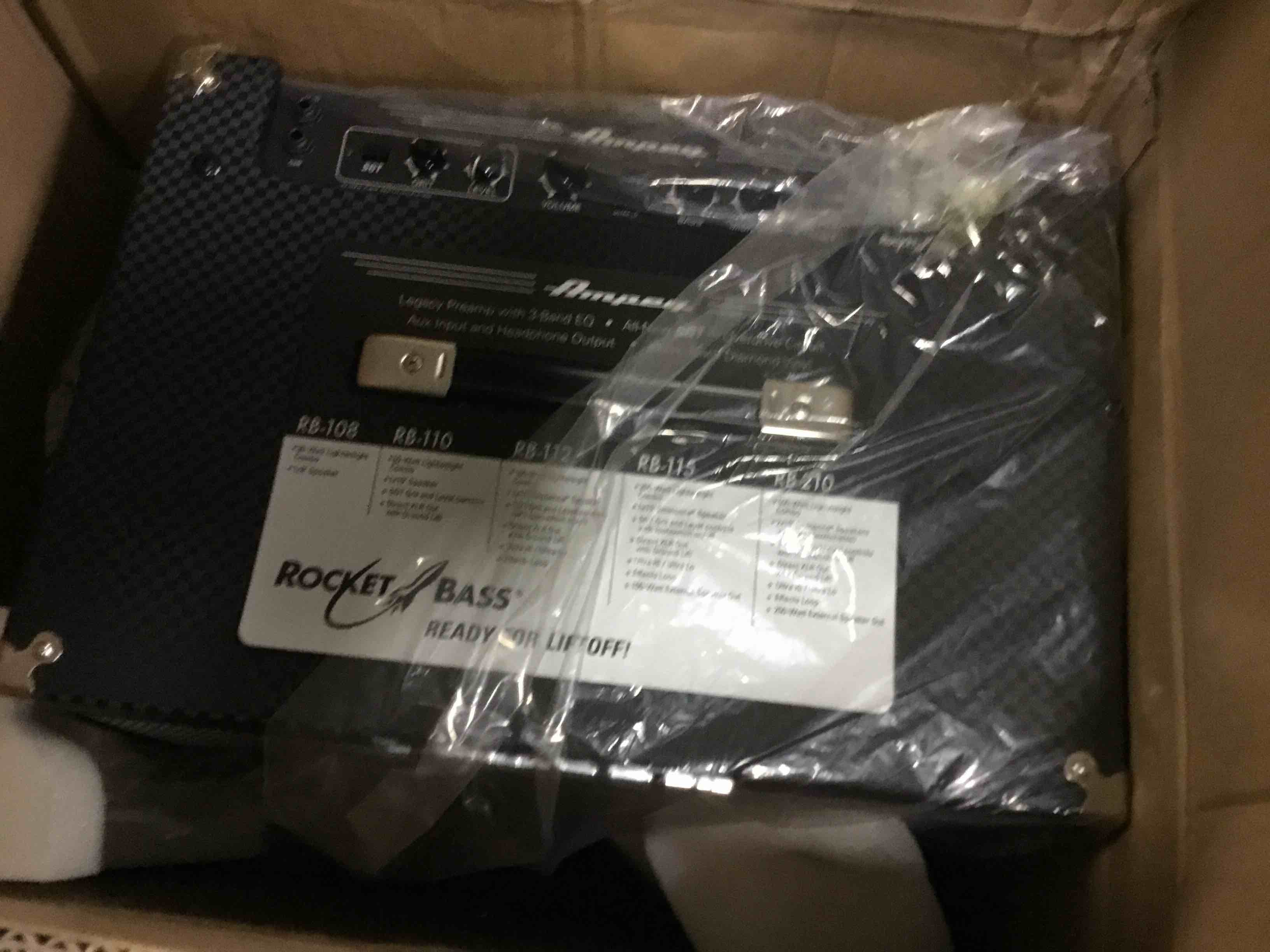 https://s3.amazonaws.com/lotting-images-prod/bidfta/BLU5056318_1685647526272.jpeg
