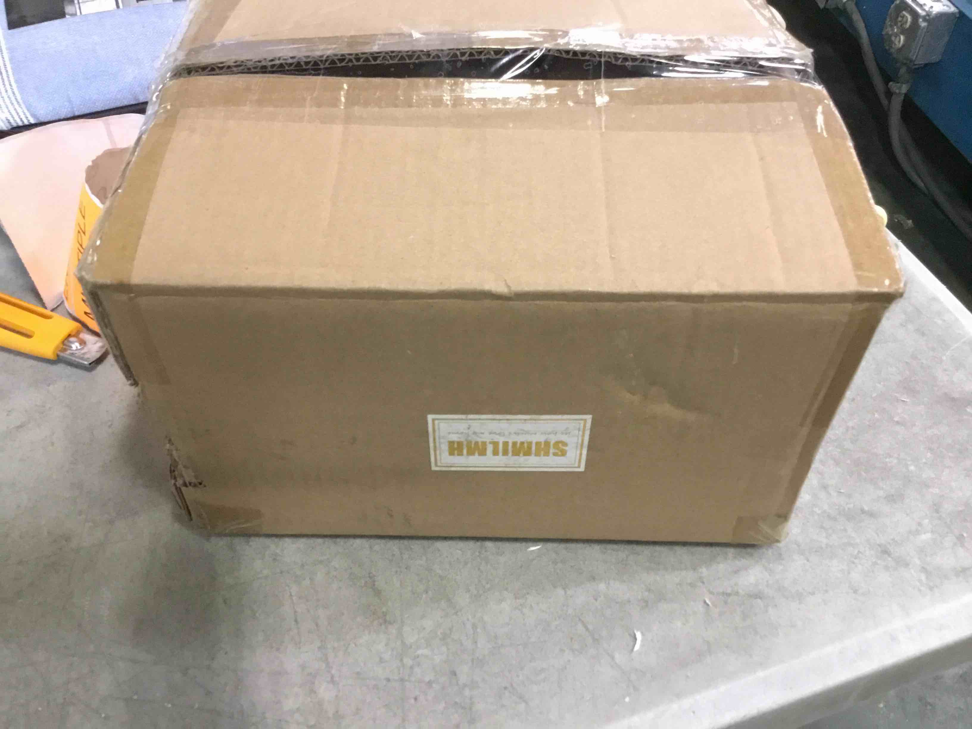 https://s3.amazonaws.com/lotting-images-prod/bidfta/BLU5056832_1686059894446.jpeg