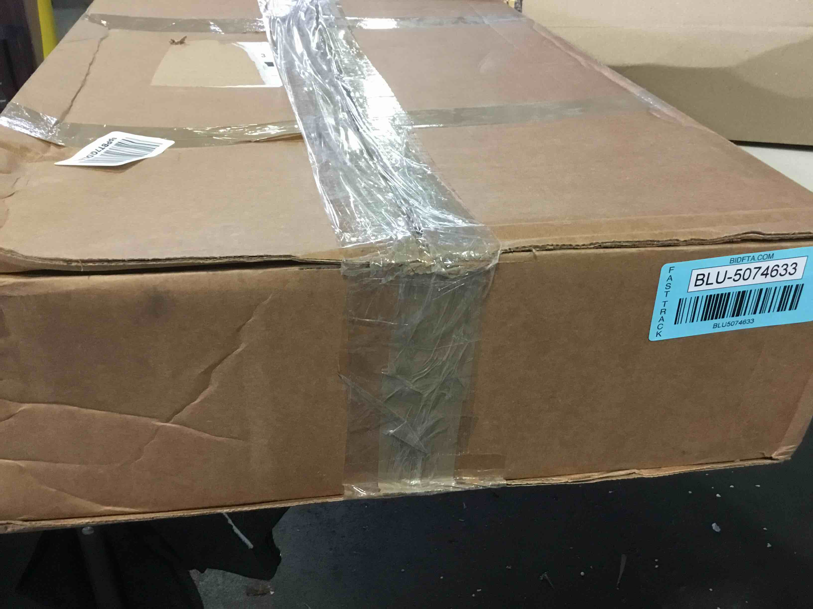 https://s3.amazonaws.com/lotting-images-prod/bidfta/BLU5074633_1695406065033.jpeg