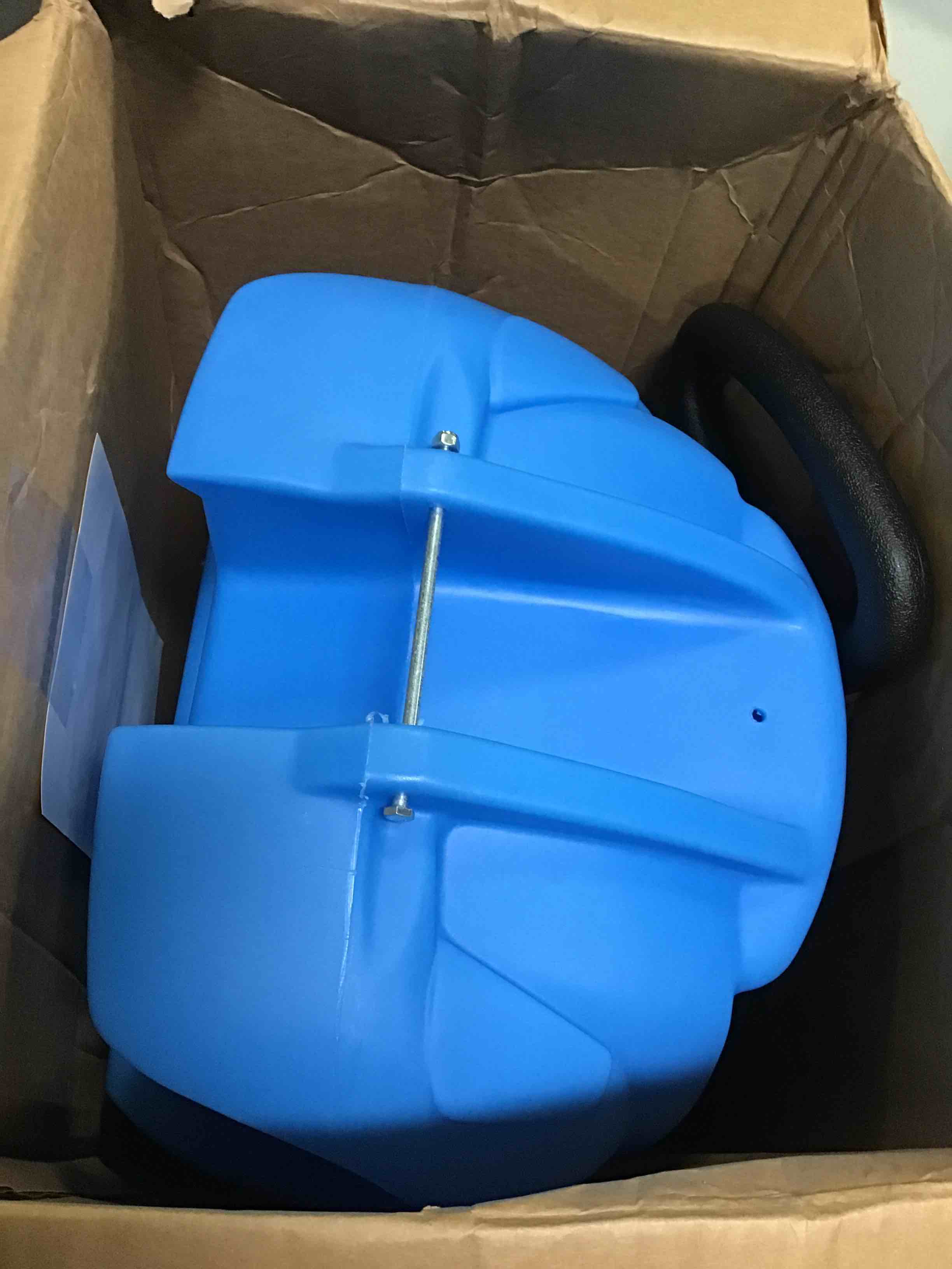 https://s3.amazonaws.com/lotting-images-prod/bidfta/BLU5075068_1695396528174.jpeg