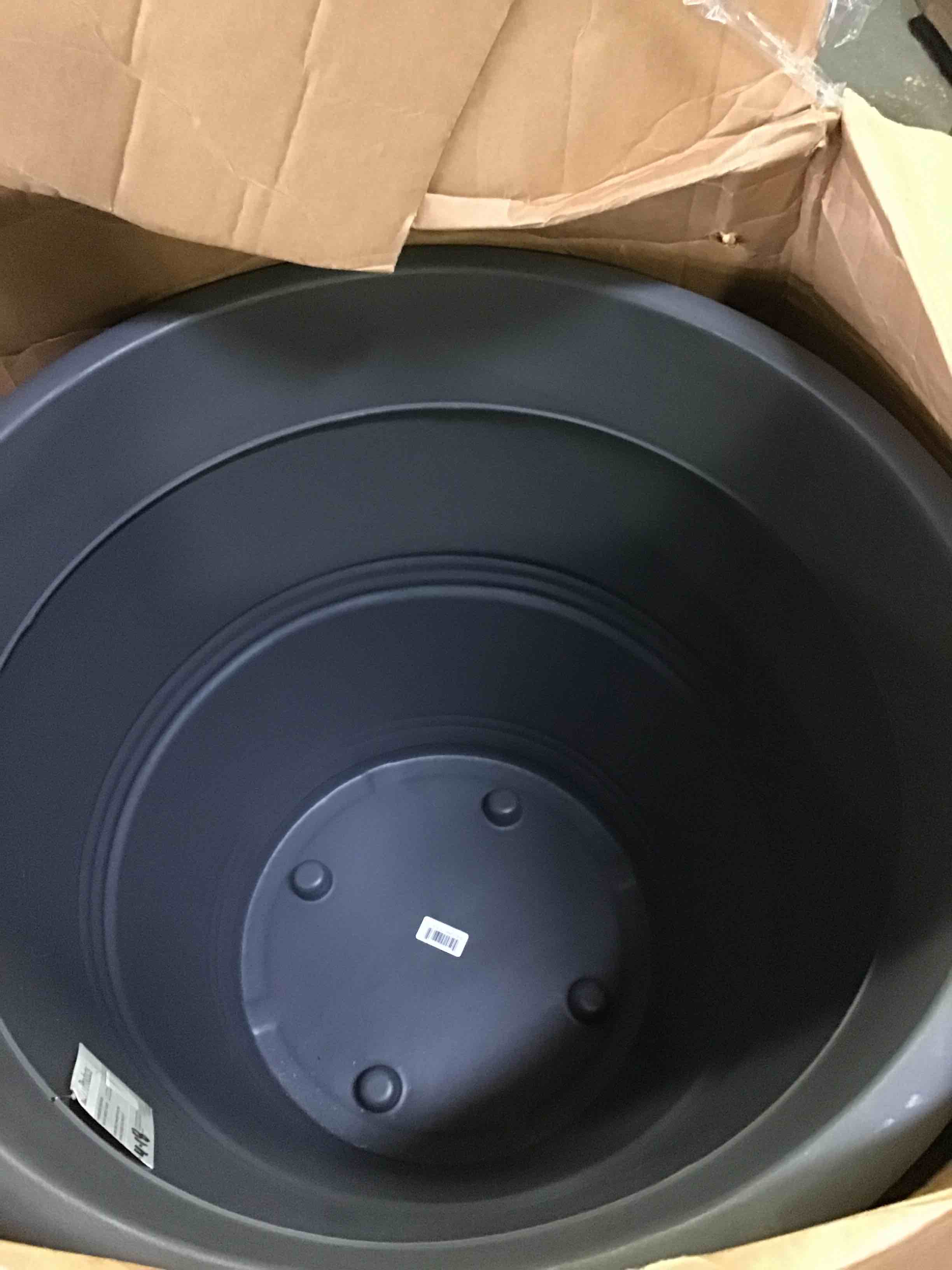 https://s3.amazonaws.com/lotting-images-prod/bidfta/BLU5075156_1695651936158.jpeg