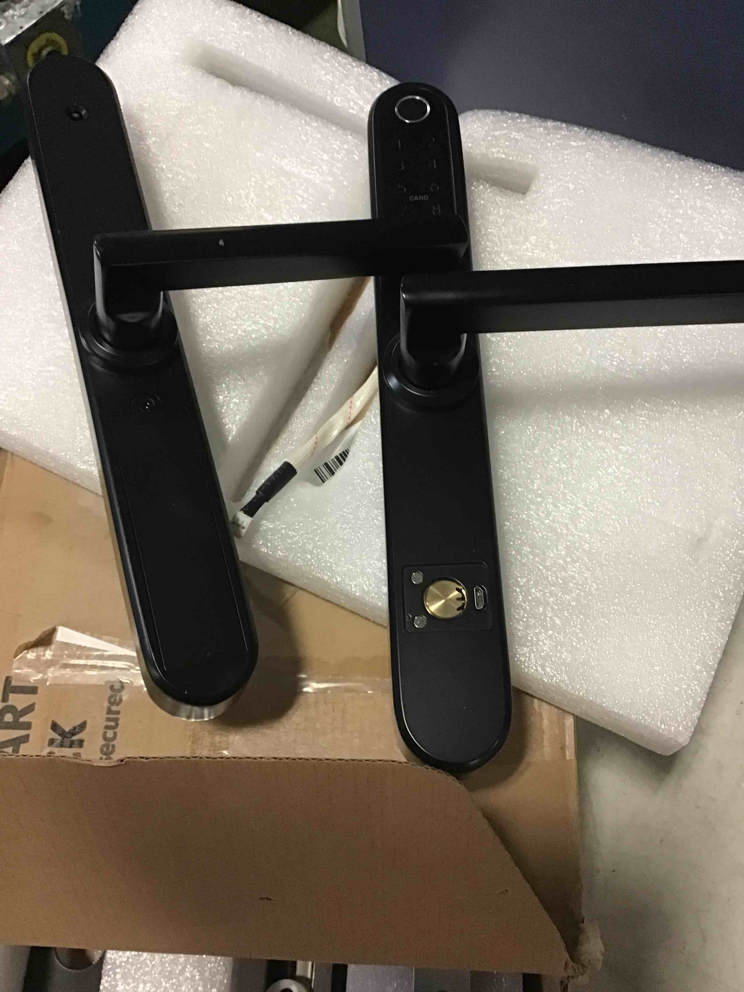 https://s3.amazonaws.com/lotting-images-prod/bidfta/BLU5075272_1696245187682.jpeg