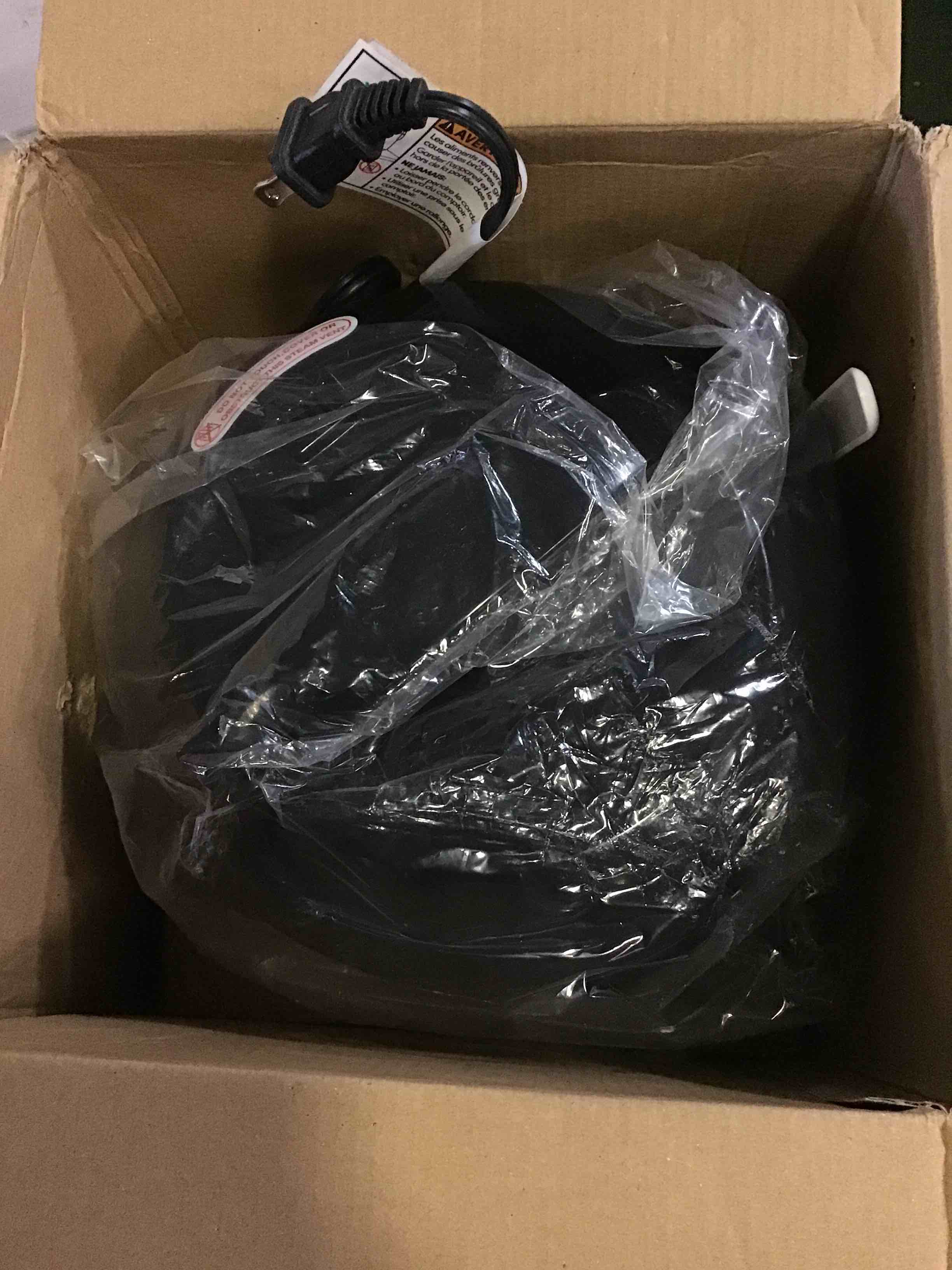 https://s3.amazonaws.com/lotting-images-prod/bidfta/BLU5075642_1696361574277.jpeg