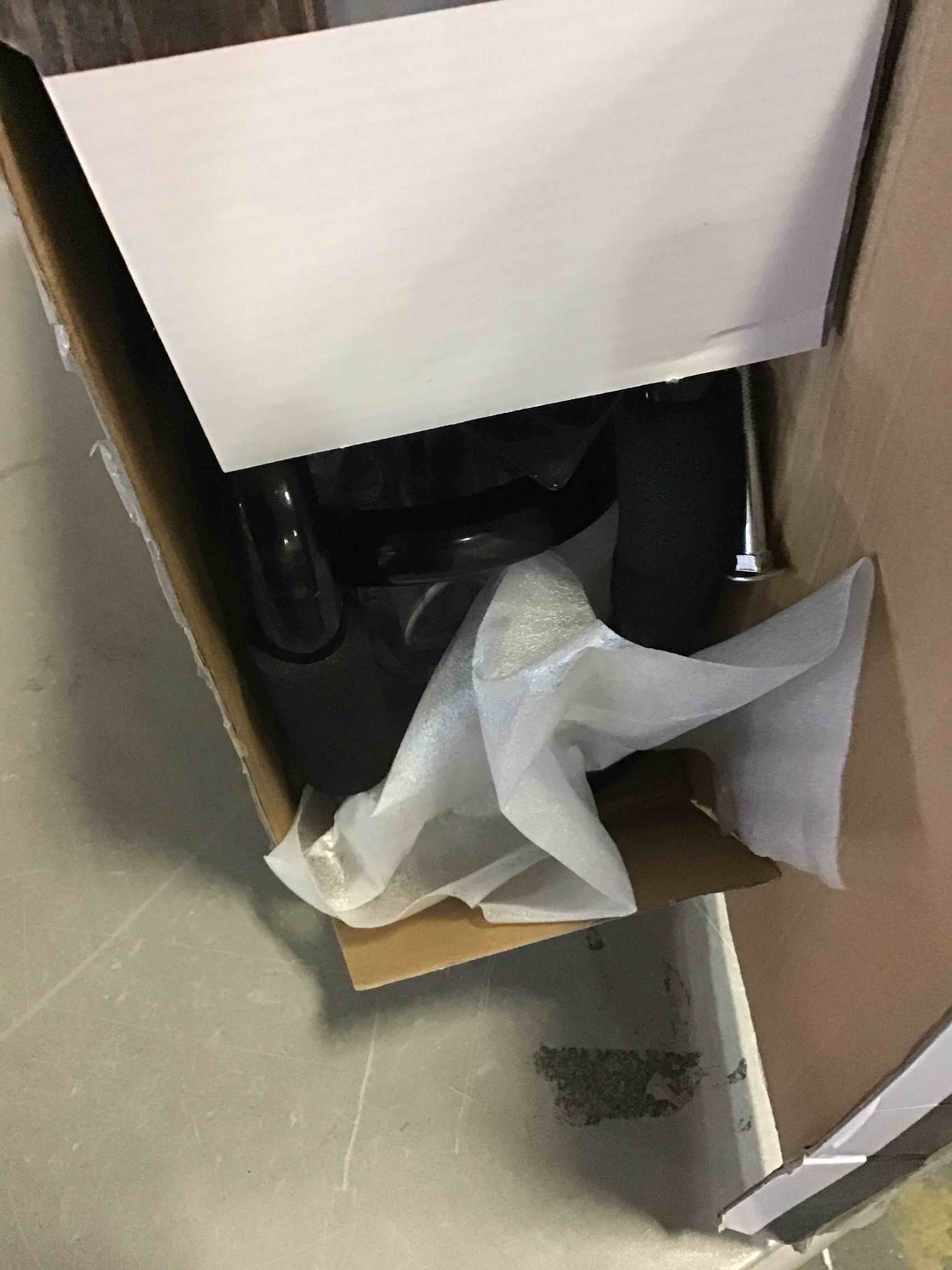 https://s3.amazonaws.com/lotting-images-prod/bidfta/BLU5075645_1696361796191.jpeg