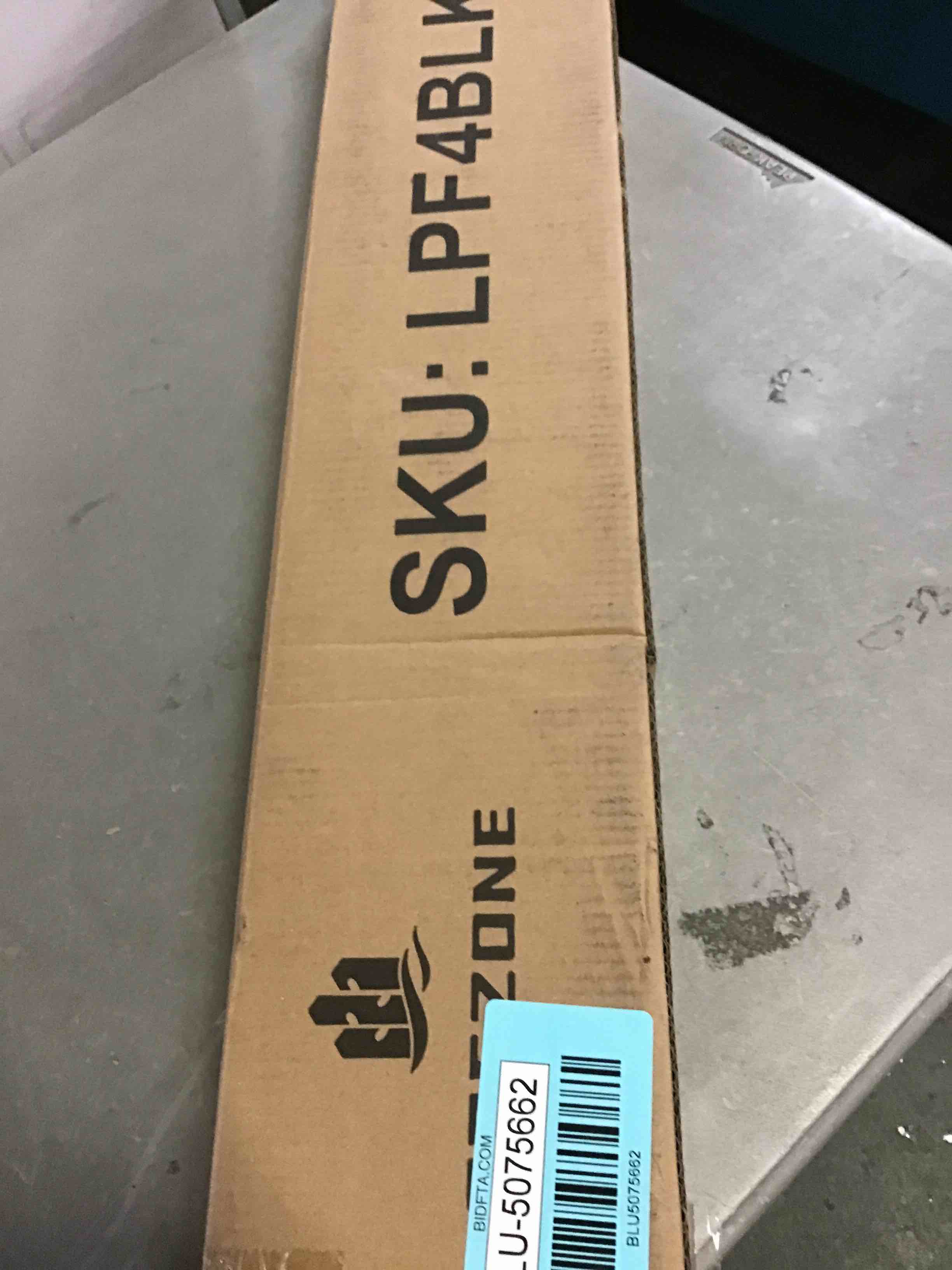 https://s3.amazonaws.com/lotting-images-prod/bidfta/BLU5075662_1696364395005.jpeg