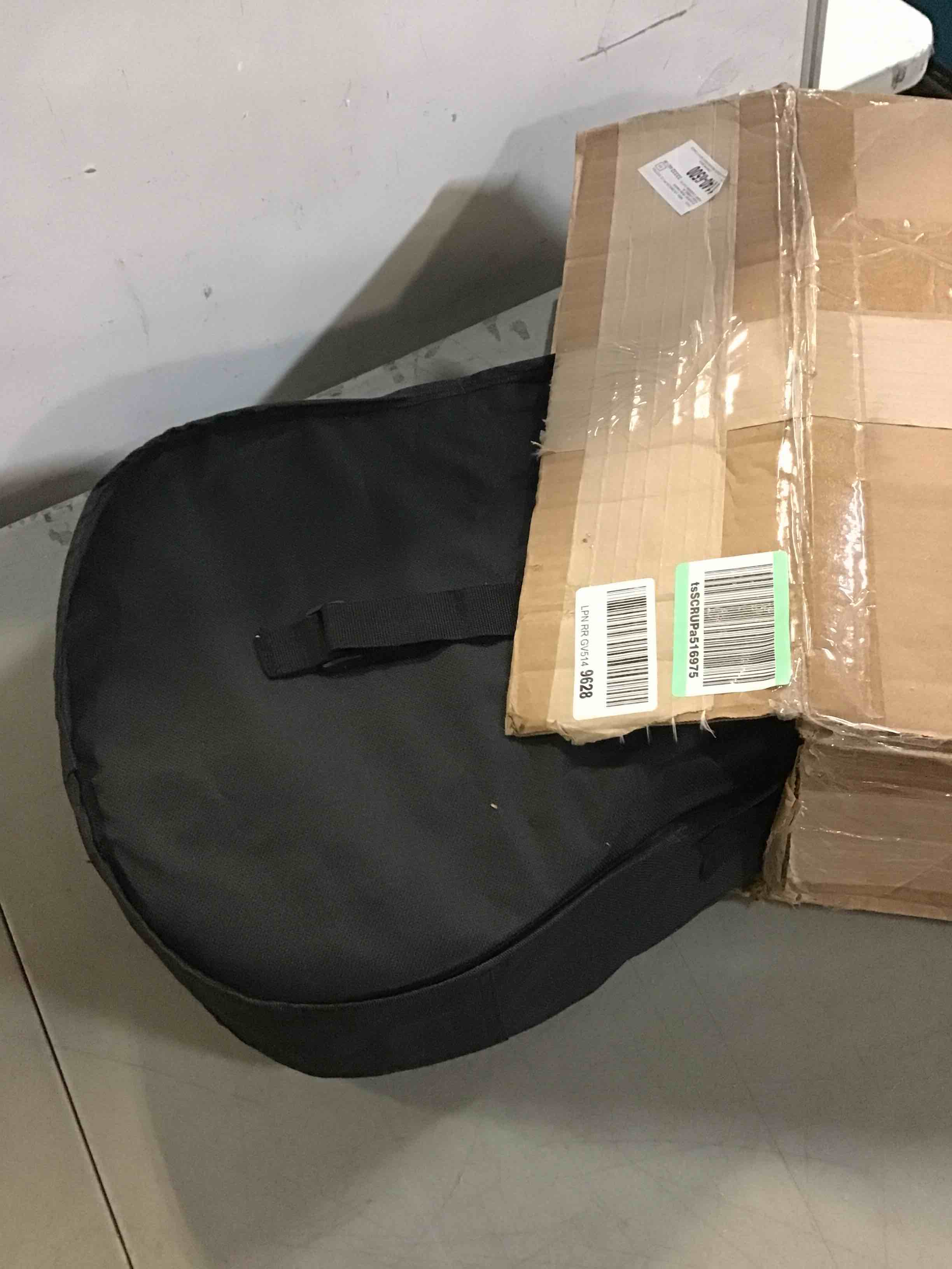 https://s3.amazonaws.com/lotting-images-prod/bidfta/BLU5076299_1696853371398.jpeg