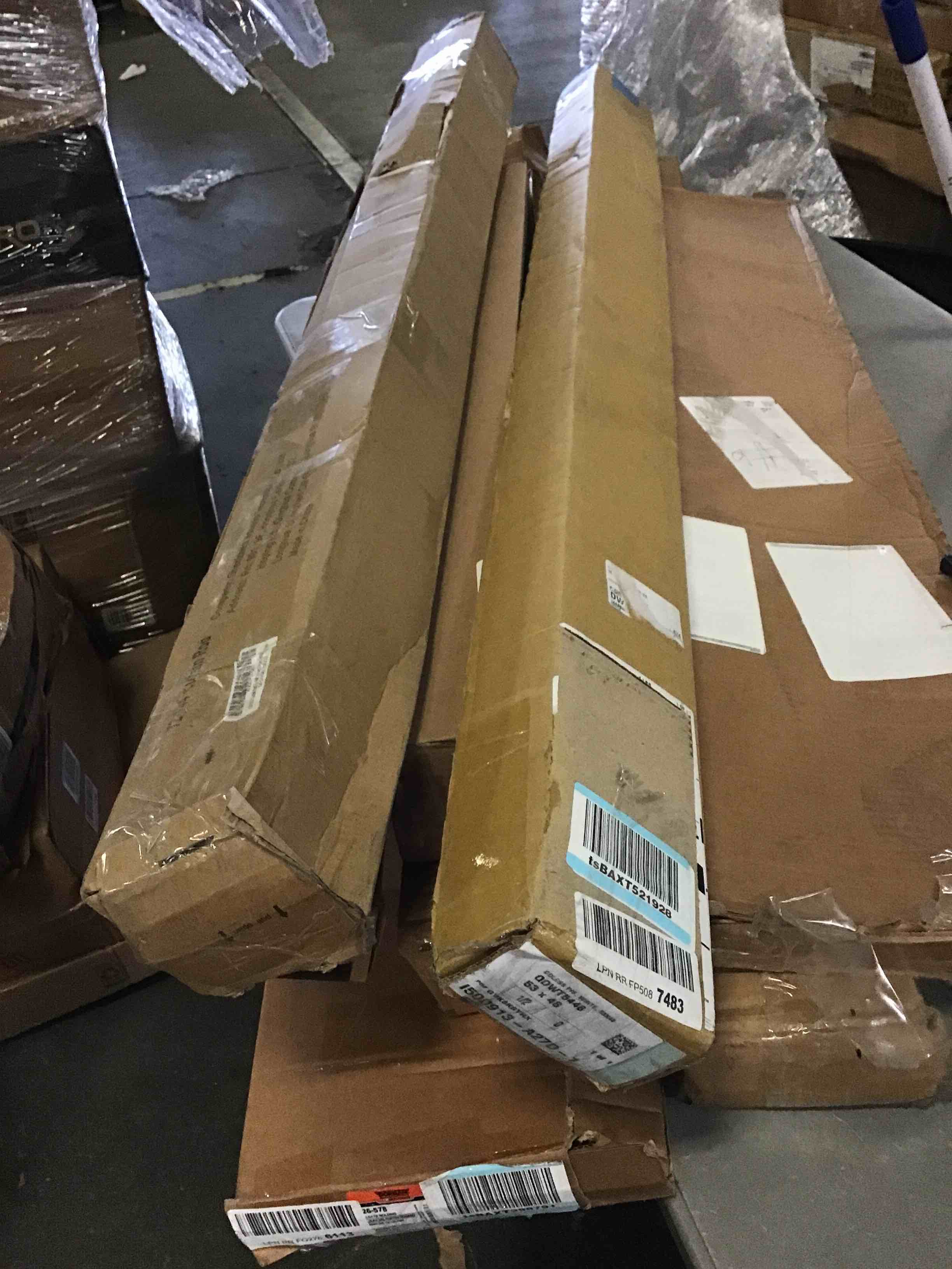 Assorted of  Products for the Maintenance or Decoration of the Home (it can include a variety of sizes and models)