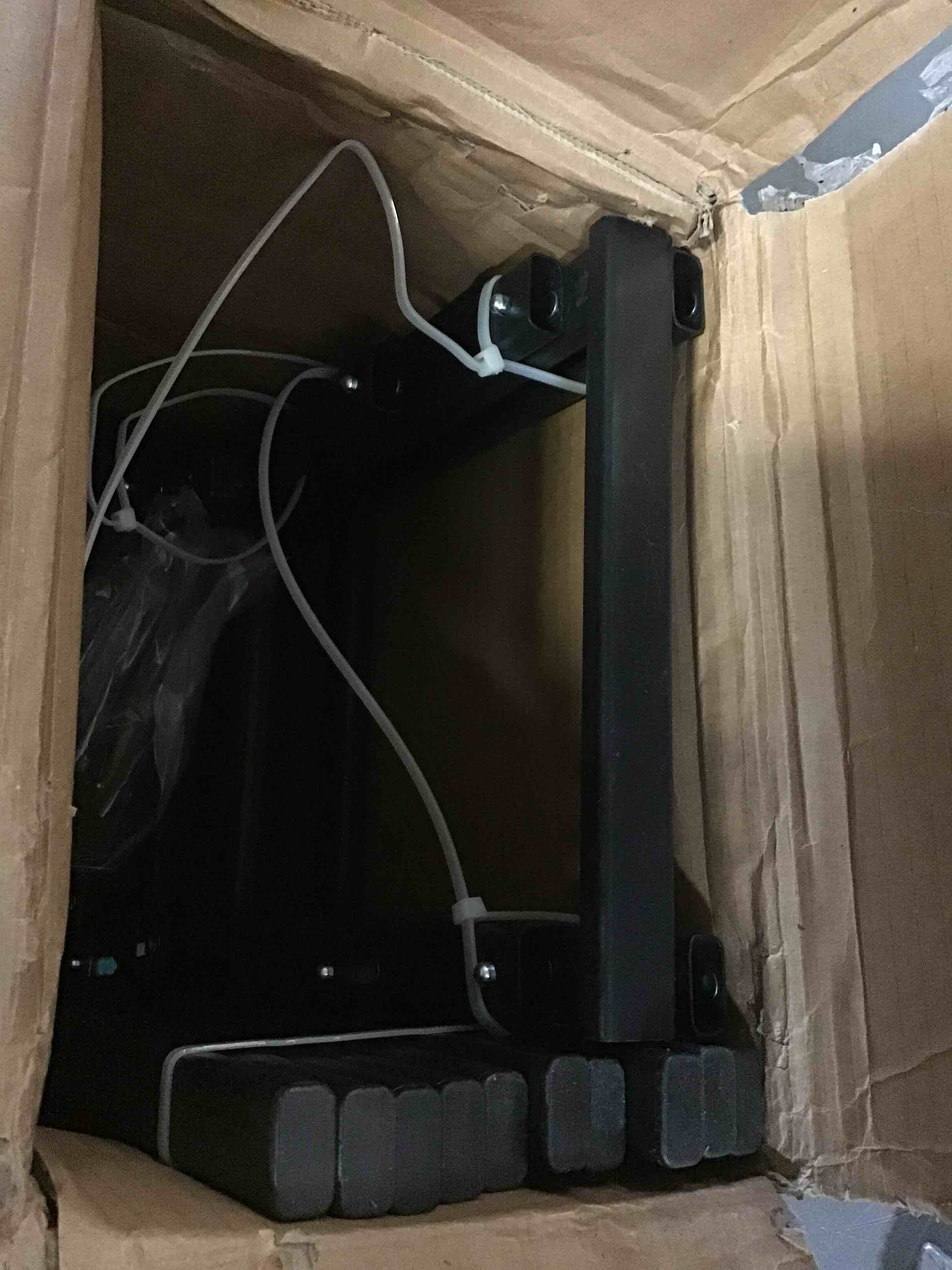 https://s3.amazonaws.com/lotting-images-prod/bidfta/BLU5076644_1695411400082.jpeg