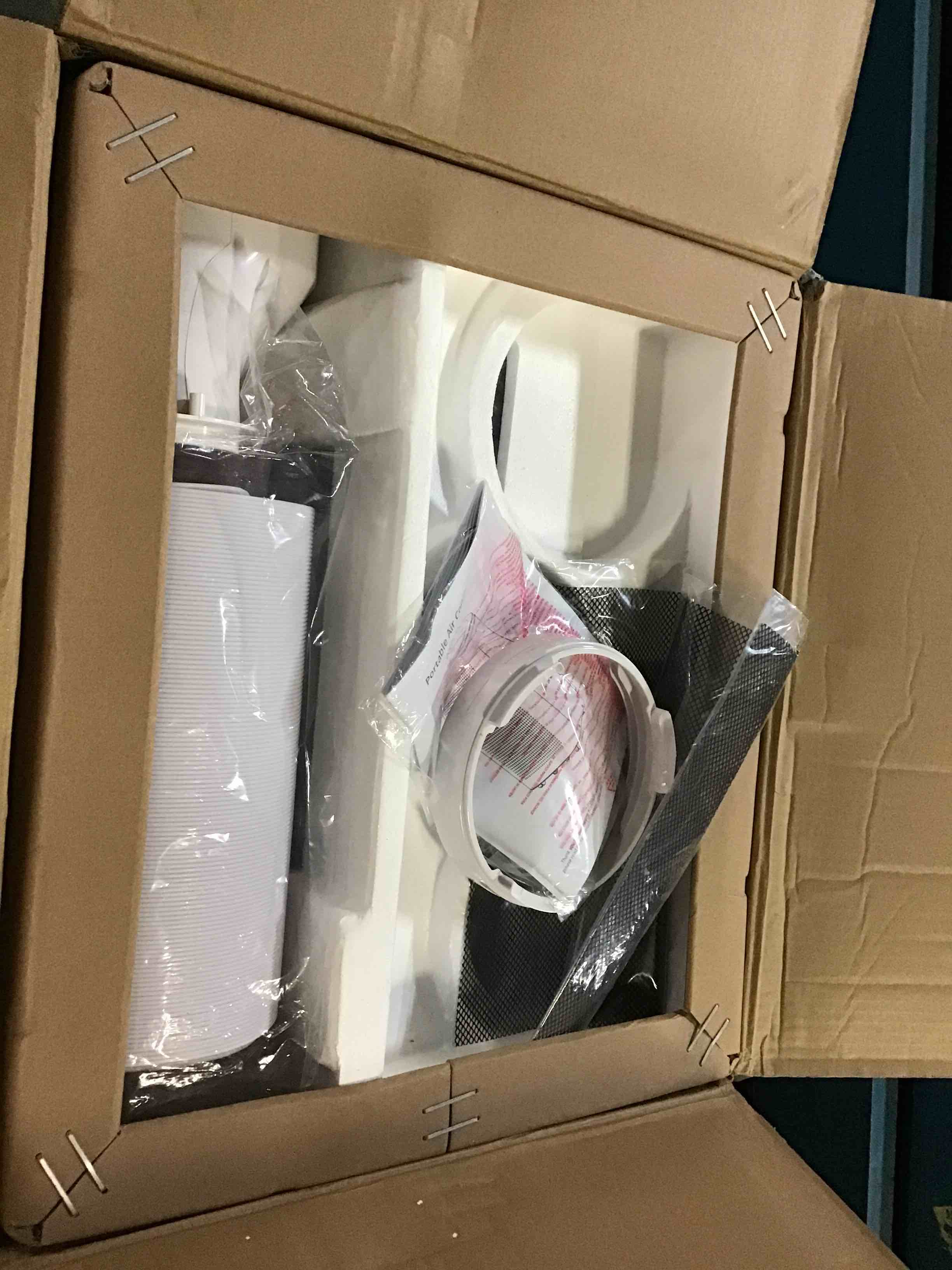 https://s3.amazonaws.com/lotting-images-prod/bidfta/BLU5076750_1695653692312.jpeg