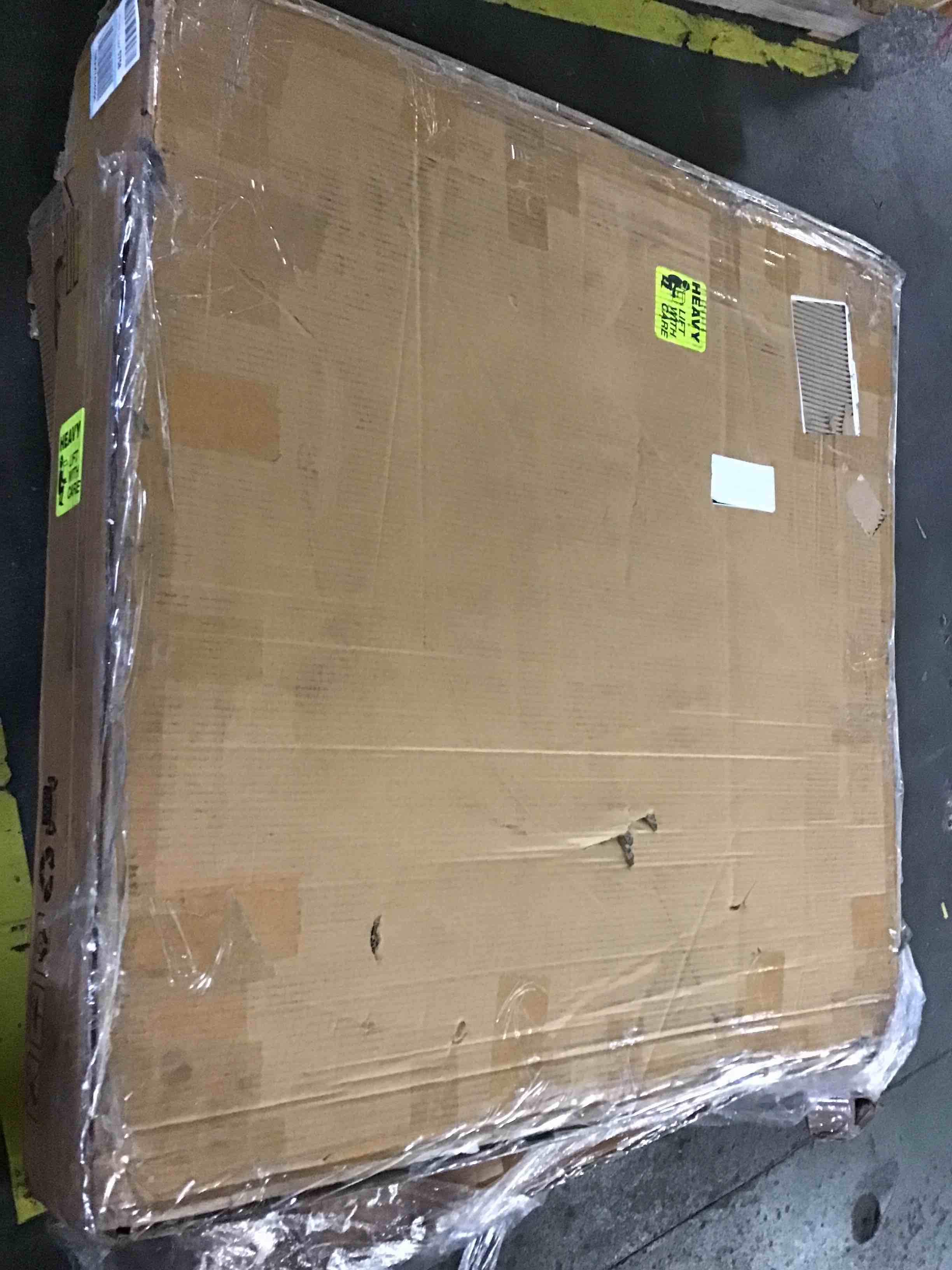 https://s3.amazonaws.com/lotting-images-prod/bidfta/BLU5077428_1695900918344.jpeg