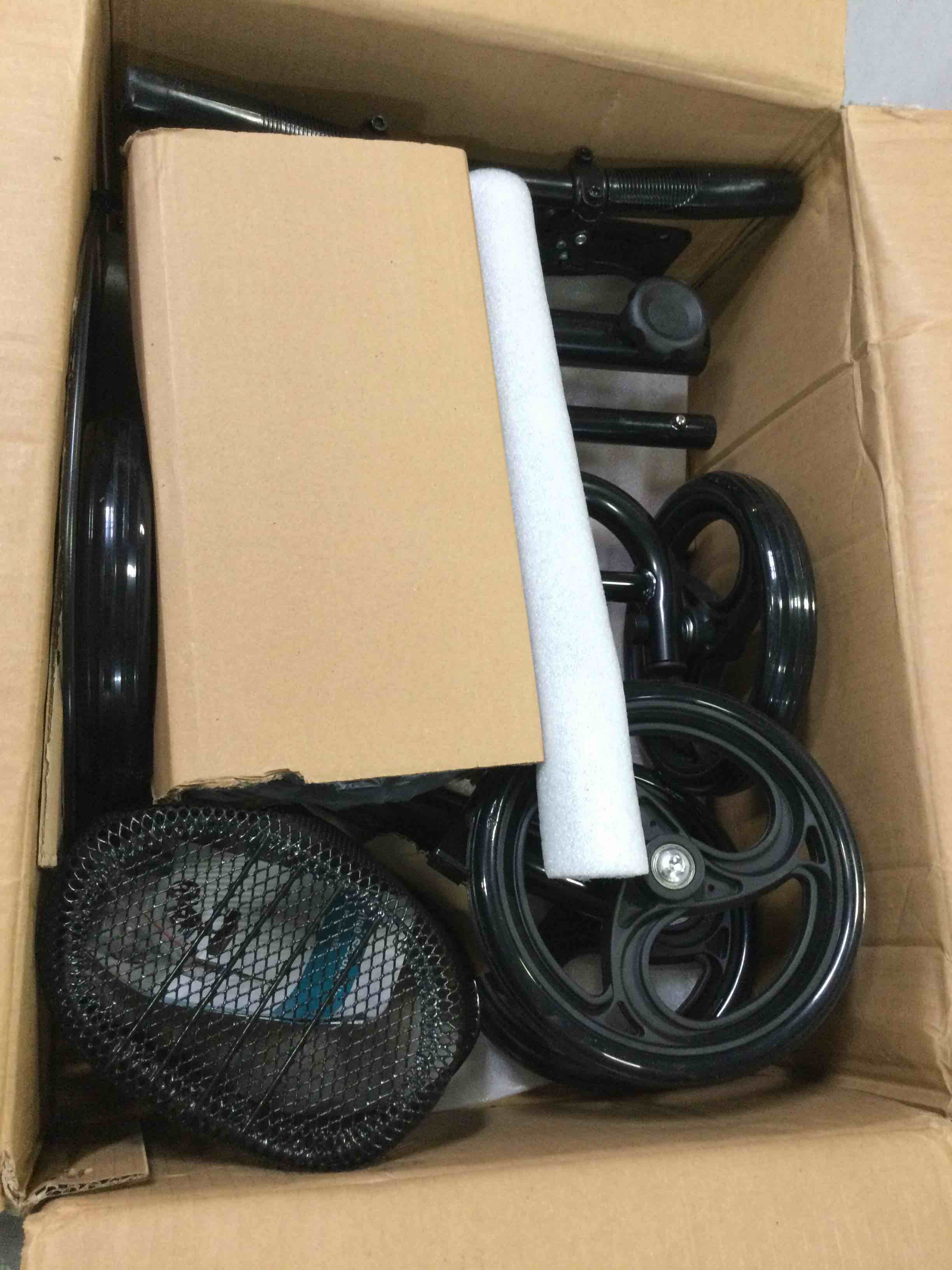 https://s3.amazonaws.com/lotting-images-prod/bidfta/BLU5078019_1695066740772.jpeg