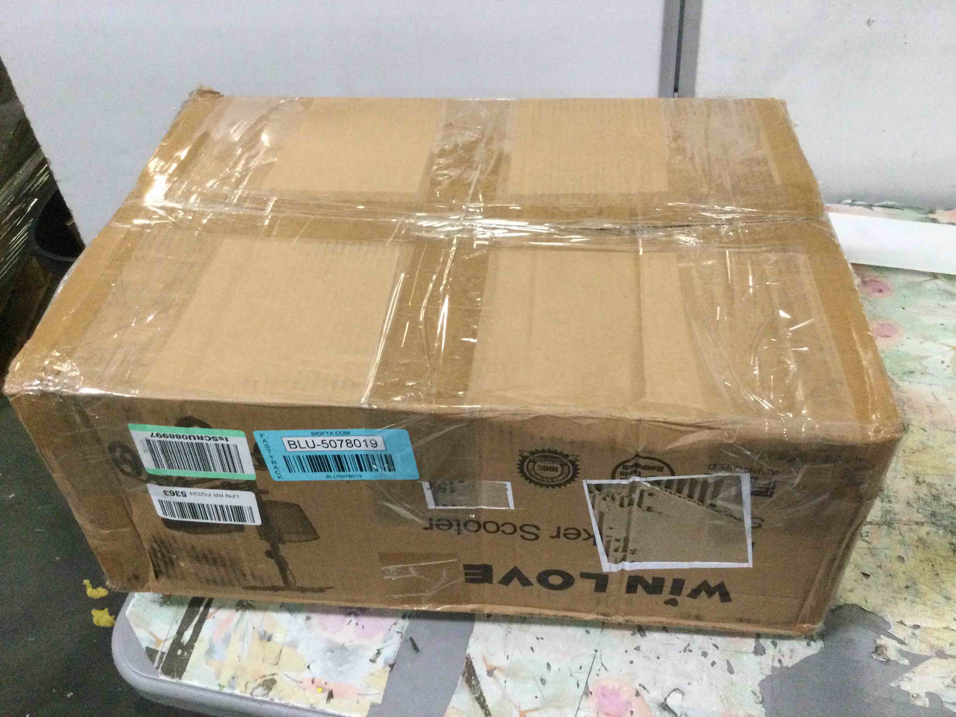 https://s3.amazonaws.com/lotting-images-prod/bidfta/BLU5078019_1695066795881.jpeg
