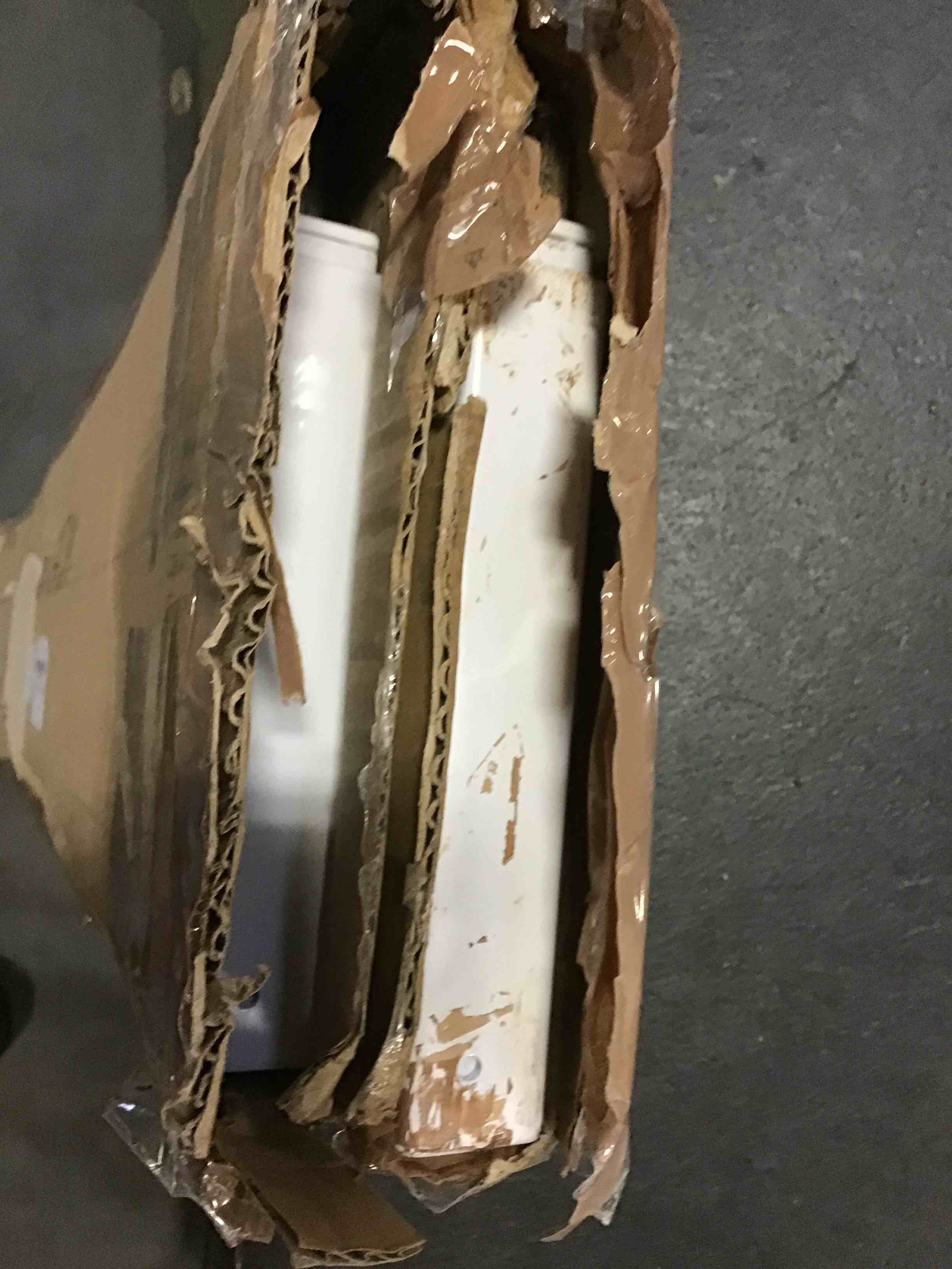 https://s3.amazonaws.com/lotting-images-prod/bidfta/BLU5078134_1695210643275.jpeg