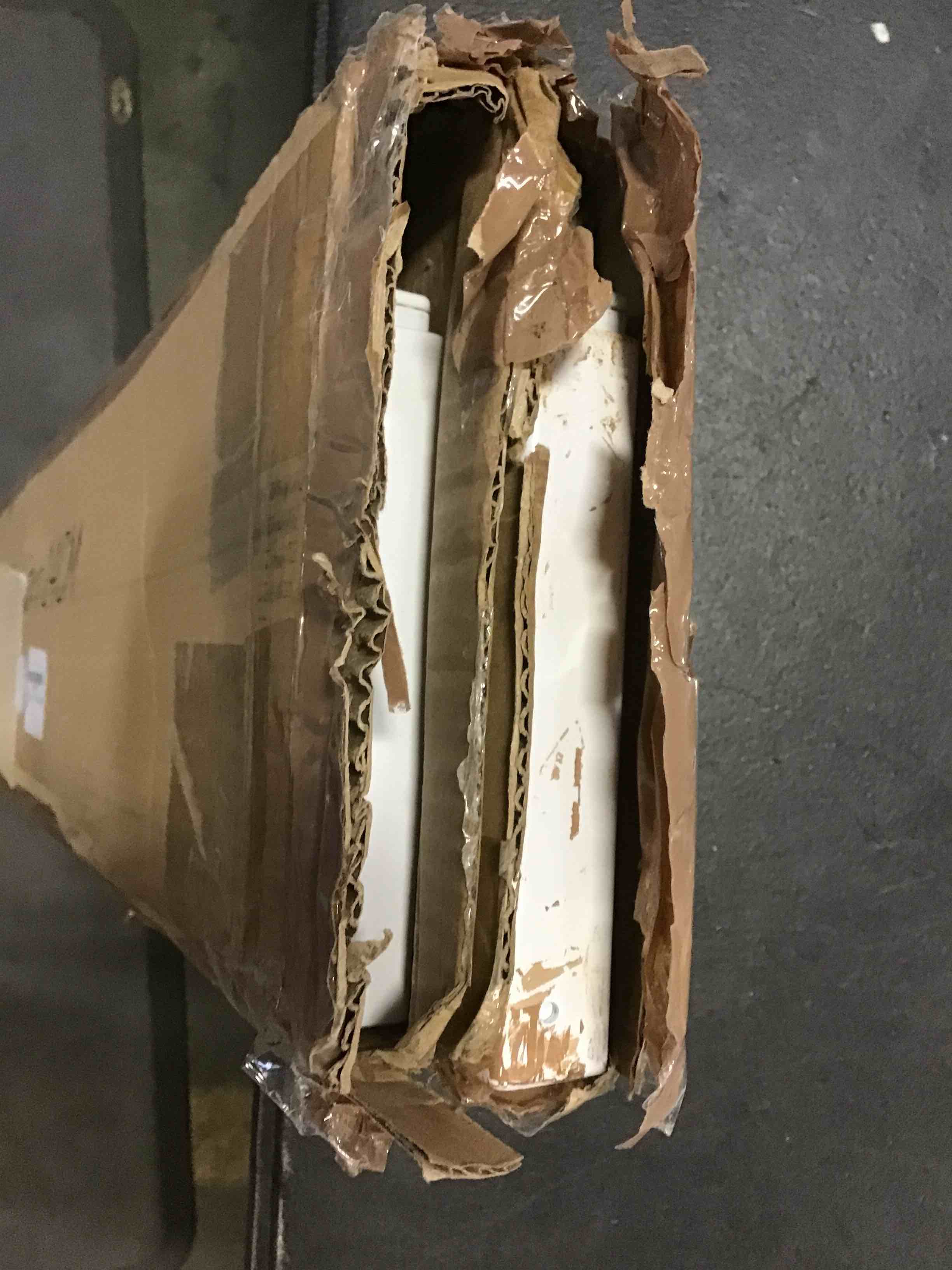 https://s3.amazonaws.com/lotting-images-prod/bidfta/BLU5078134_1695210654909.jpeg