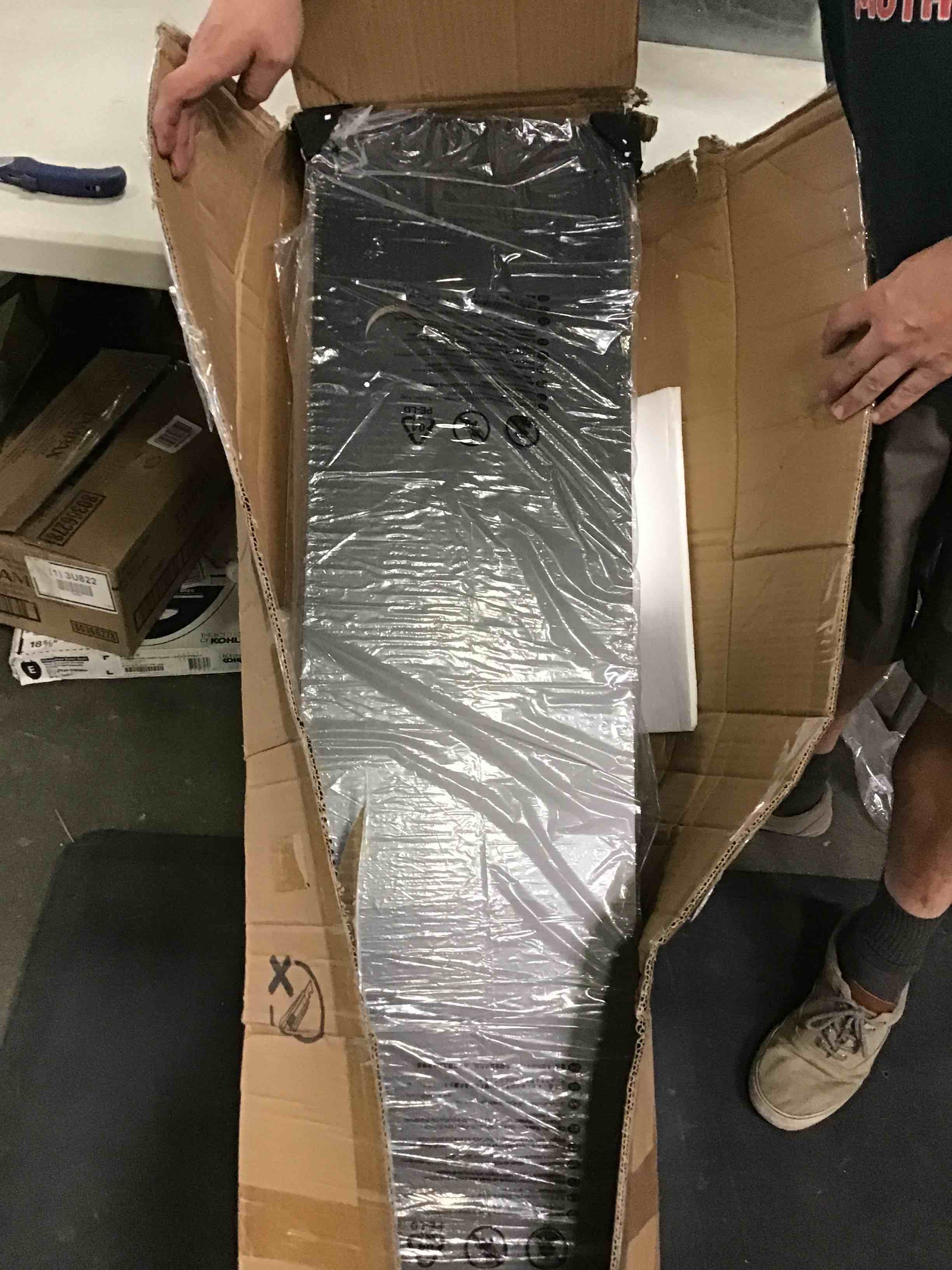 https://s3.amazonaws.com/lotting-images-prod/bidfta/BLU5078321_1695324350622.jpeg