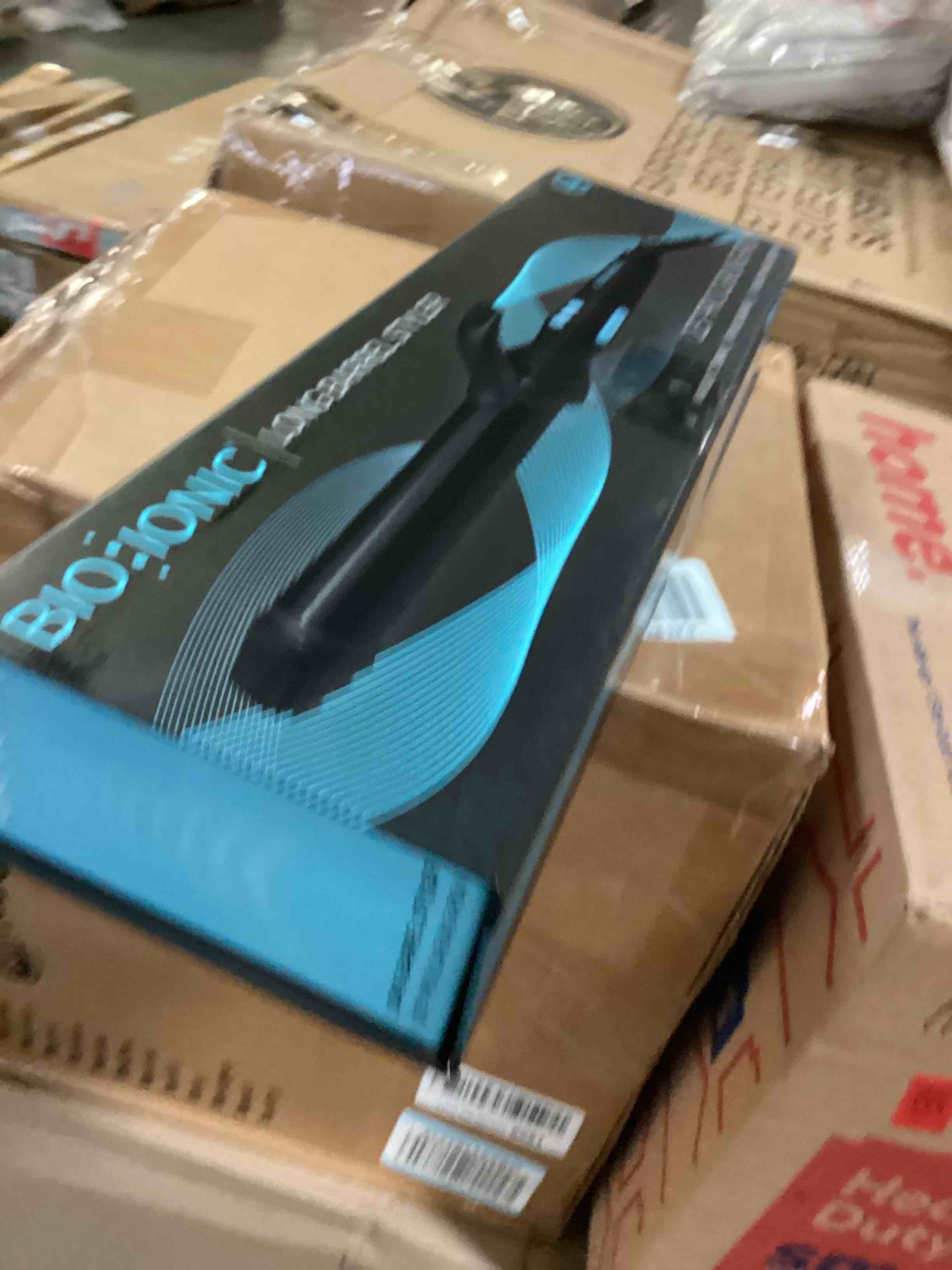 https://s3.amazonaws.com/lotting-images-prod/bidfta/BLU5078402_1695731214327.jpeg