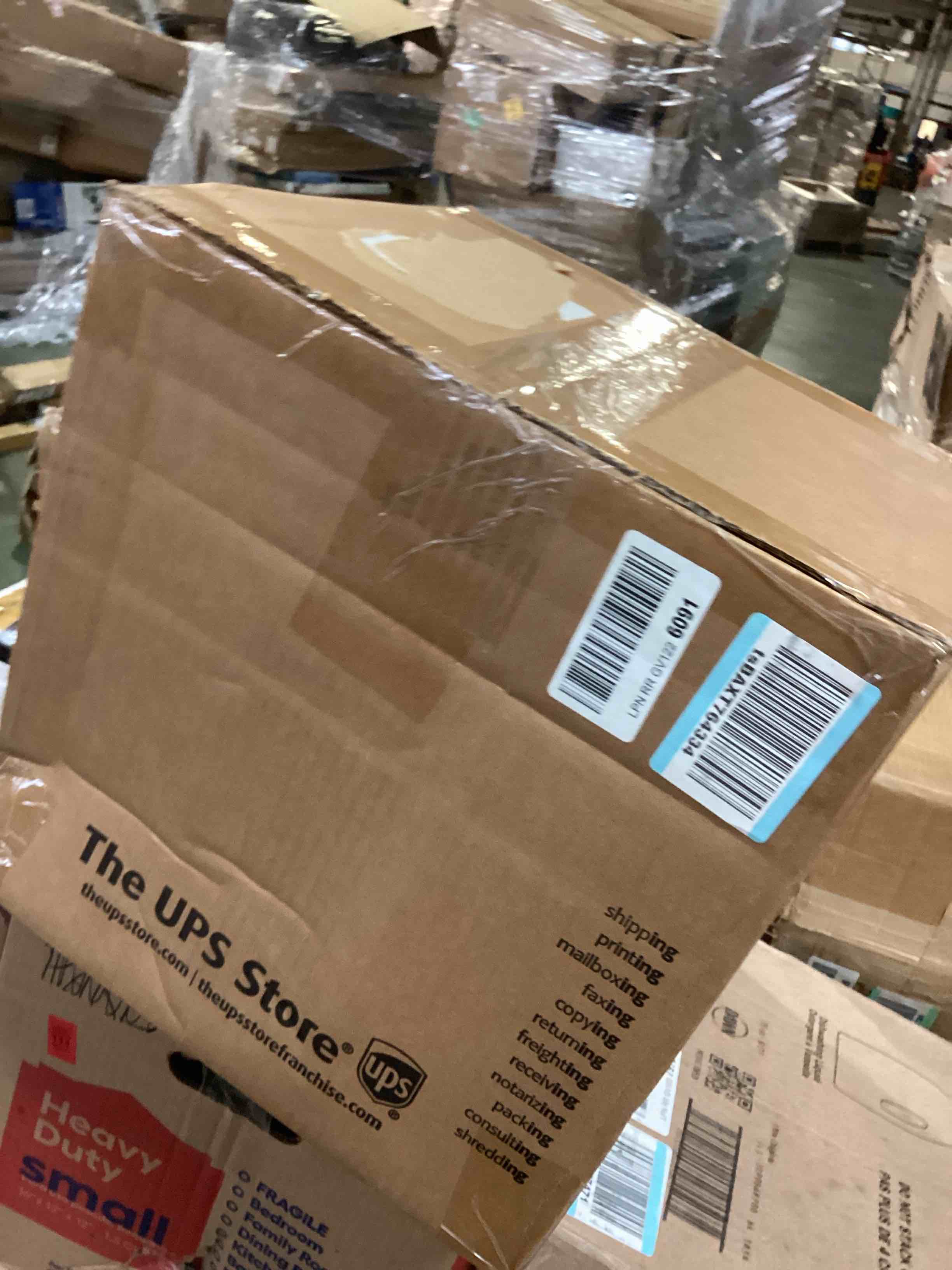 https://s3.amazonaws.com/lotting-images-prod/bidfta/BLU5078405_1695731325786.jpeg