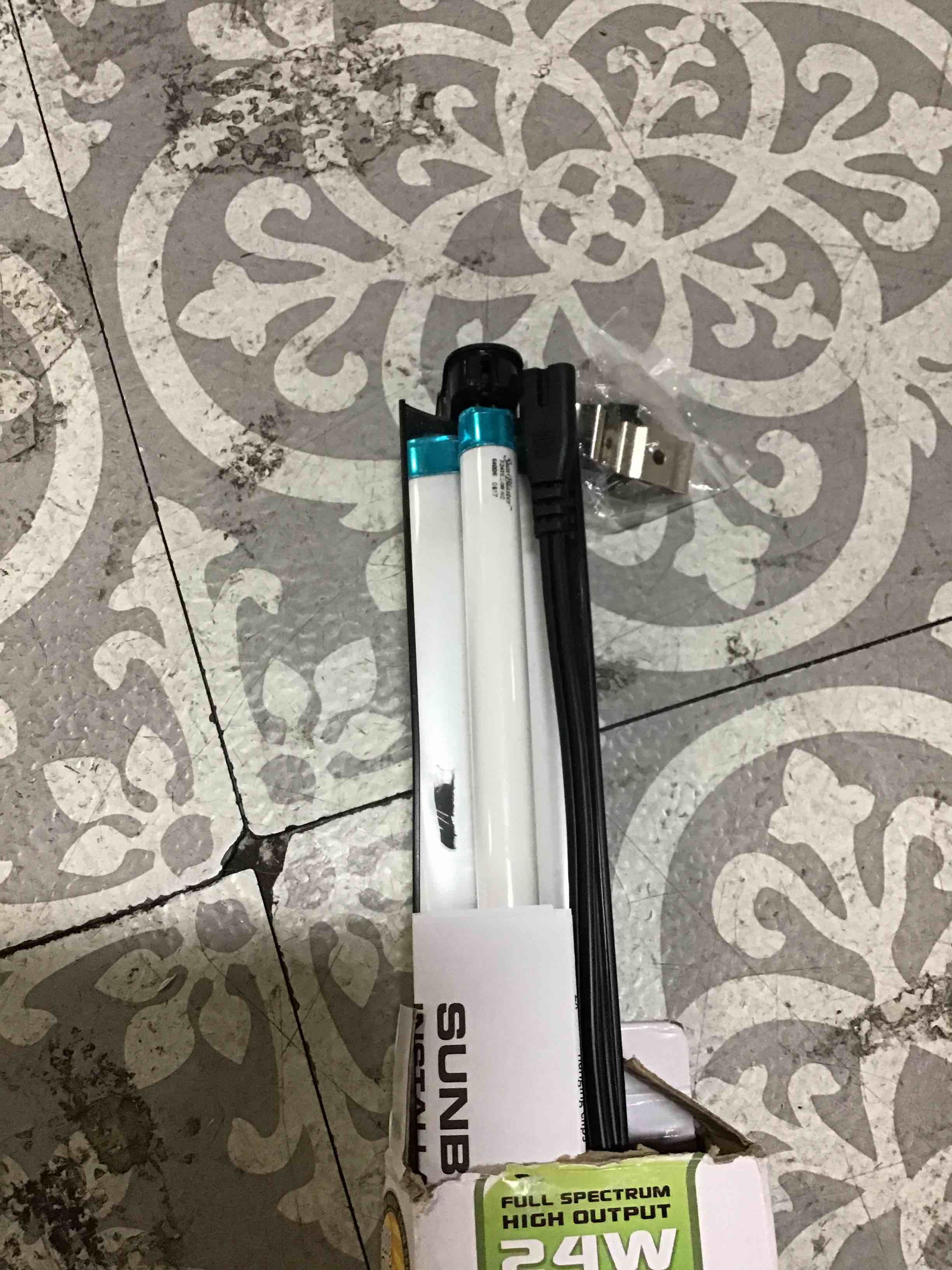 https://s3.amazonaws.com/lotting-images-prod/bidfta/BLU5079867_1695322225785.jpeg