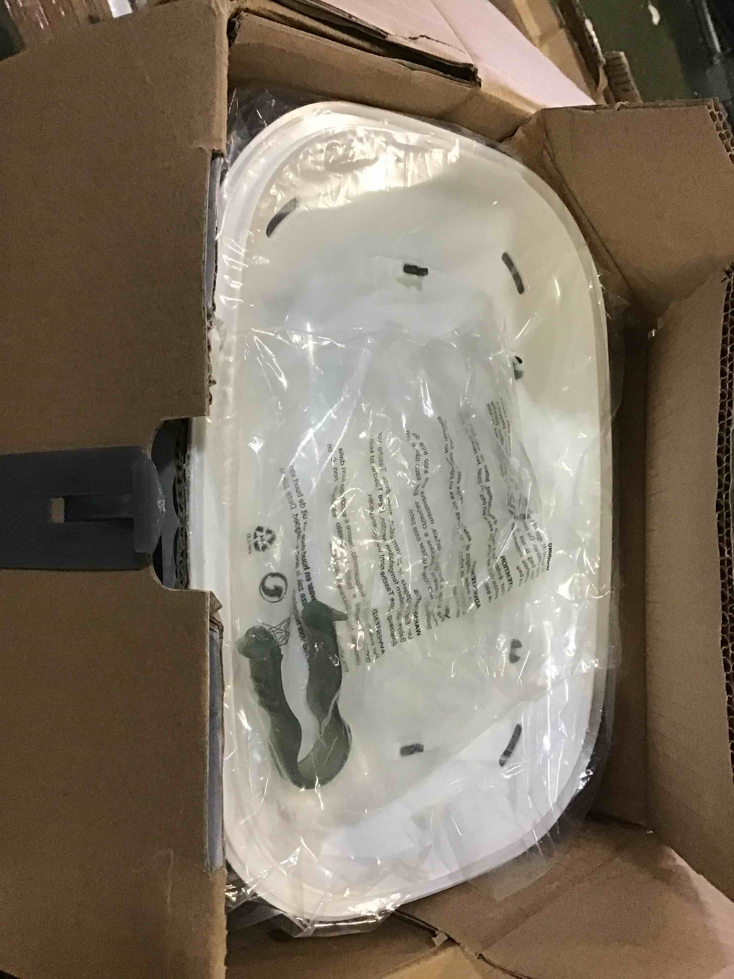 https://s3.amazonaws.com/lotting-images-prod/bidfta/BLU5080017_1695405554684.jpeg