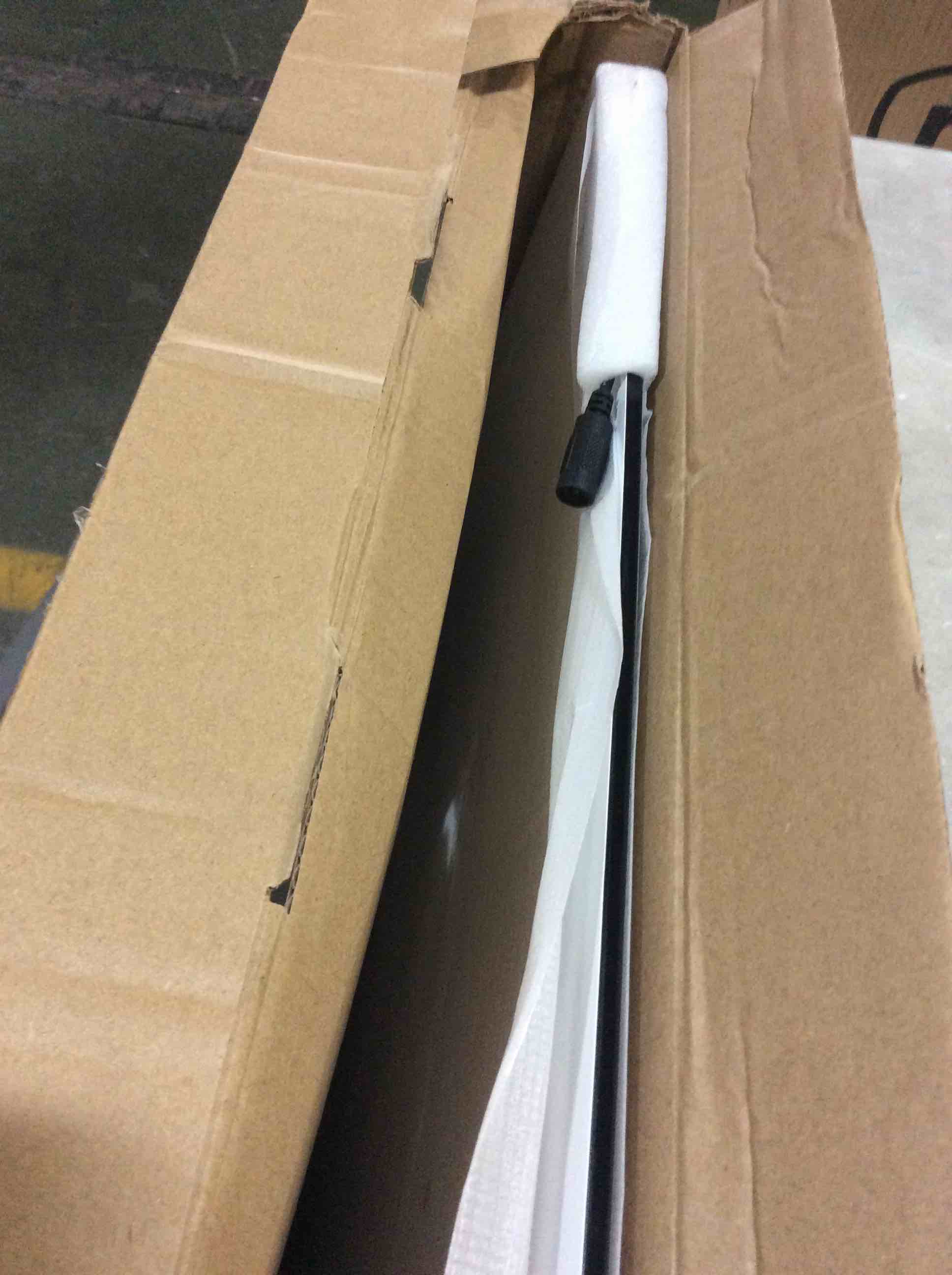 https://s3.amazonaws.com/lotting-images-prod/bidfta/BLU5080581_1696000154961.jpeg