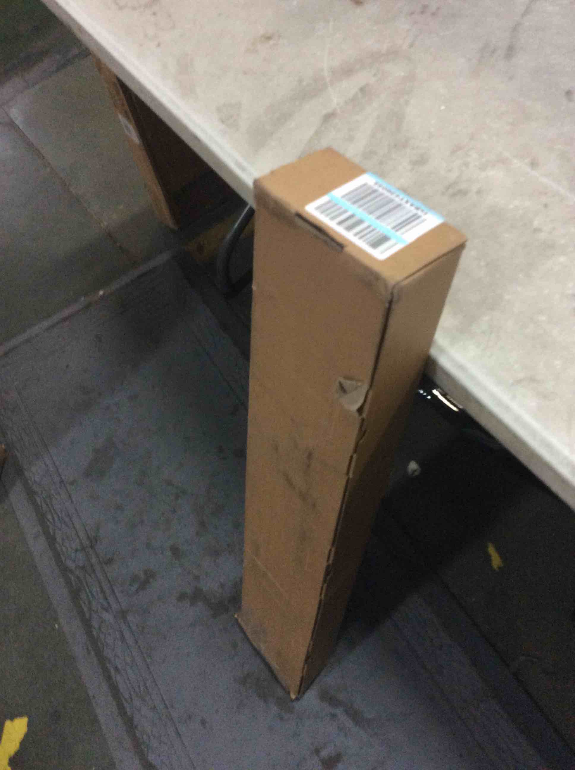 https://s3.amazonaws.com/lotting-images-prod/bidfta/BLU5080632_1696011230701.jpeg