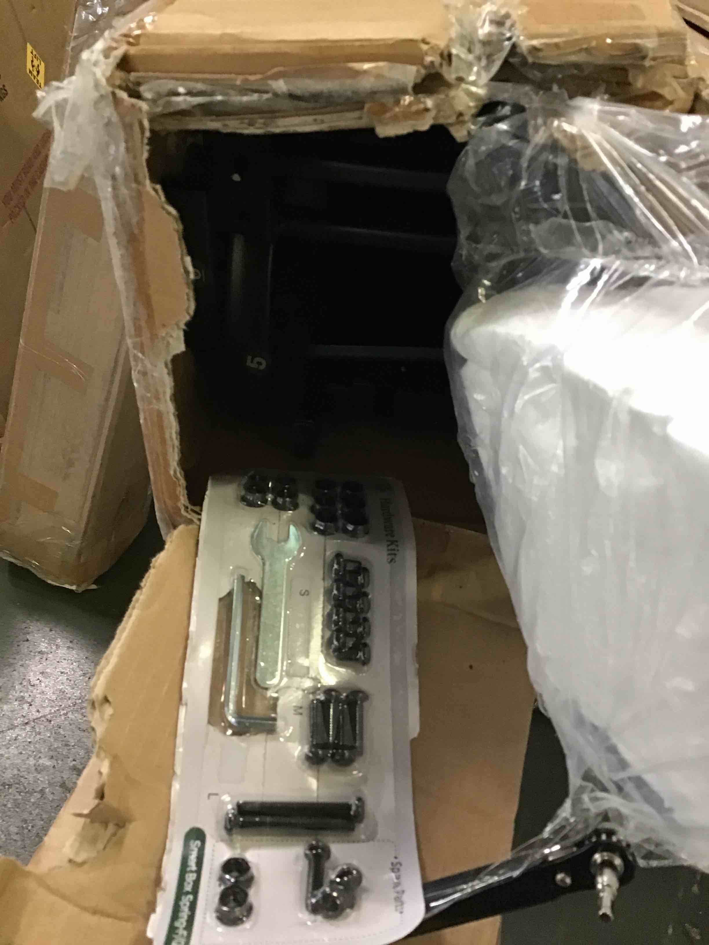 https://s3.amazonaws.com/lotting-images-prod/bidfta/BLU5080704_1696253844133.jpeg