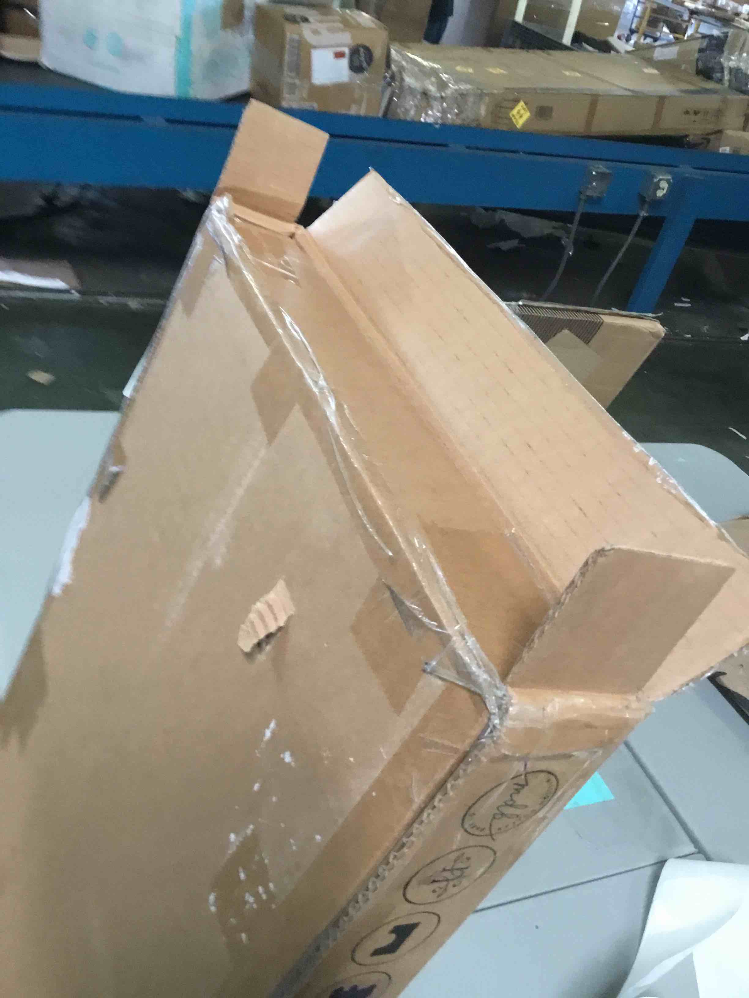https://s3.amazonaws.com/lotting-images-prod/bidfta/BLU5080975_1695226305840.jpeg
