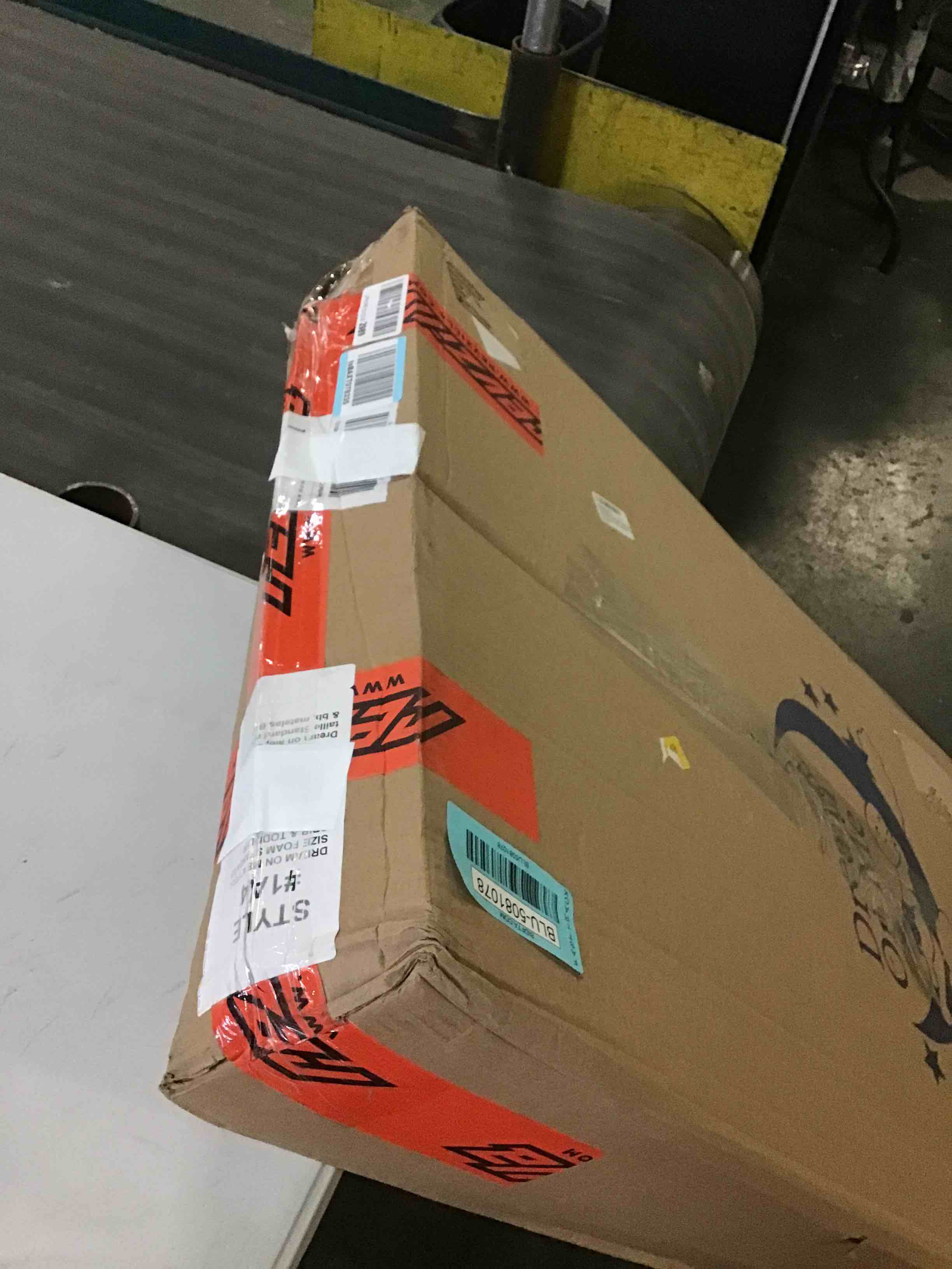 https://s3.amazonaws.com/lotting-images-prod/bidfta/BLU5081078_1695300662321.jpeg