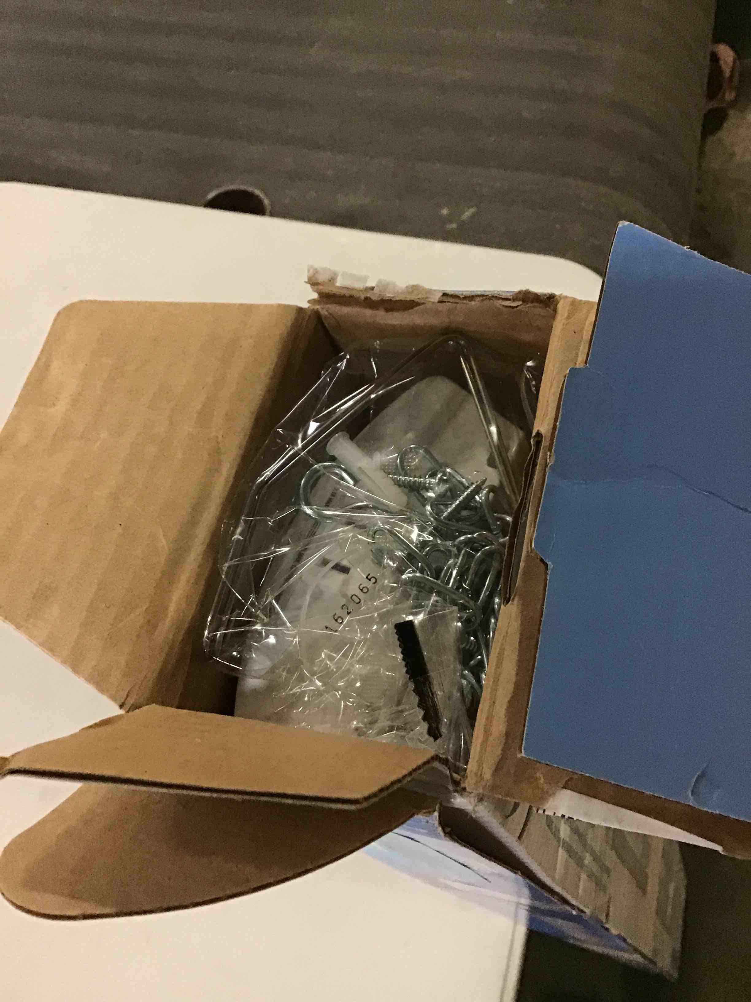 https://s3.amazonaws.com/lotting-images-prod/bidfta/BLU5081229_1695324871720.jpeg