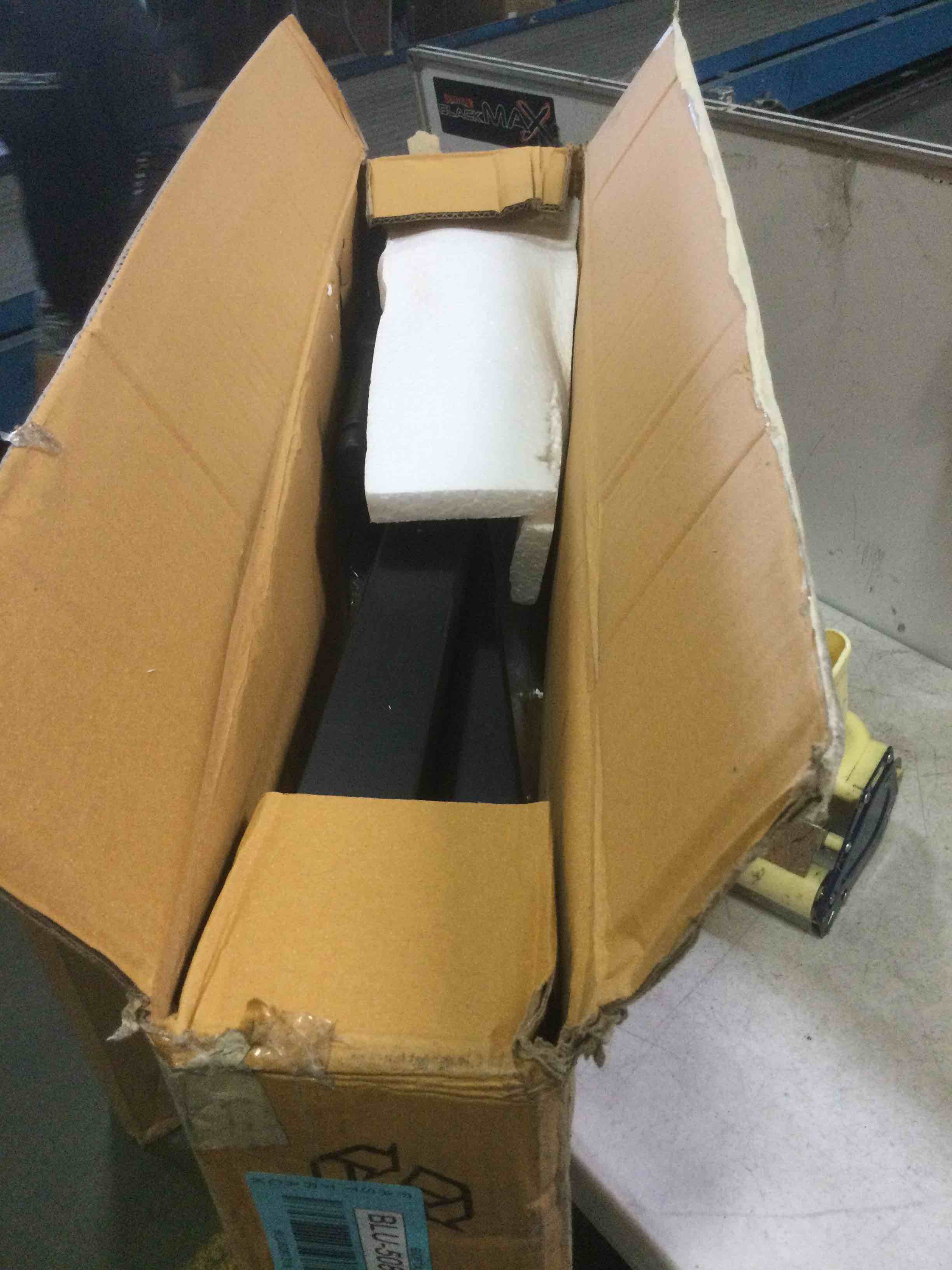 https://s3.amazonaws.com/lotting-images-prod/bidfta/BLU5081319_1695394804434.jpeg
