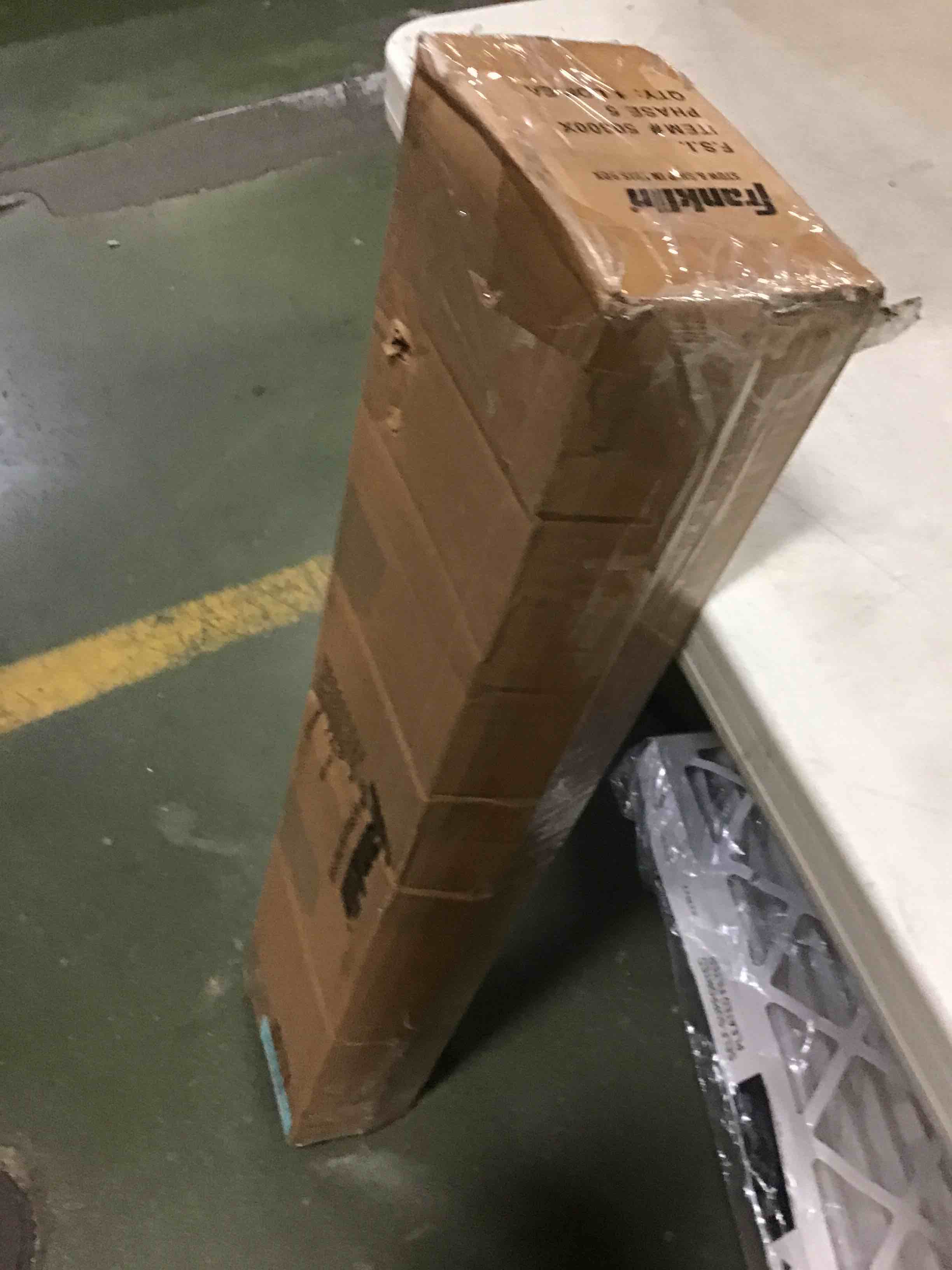 https://s3.amazonaws.com/lotting-images-prod/bidfta/BLU5081439_1695642171798.jpeg
