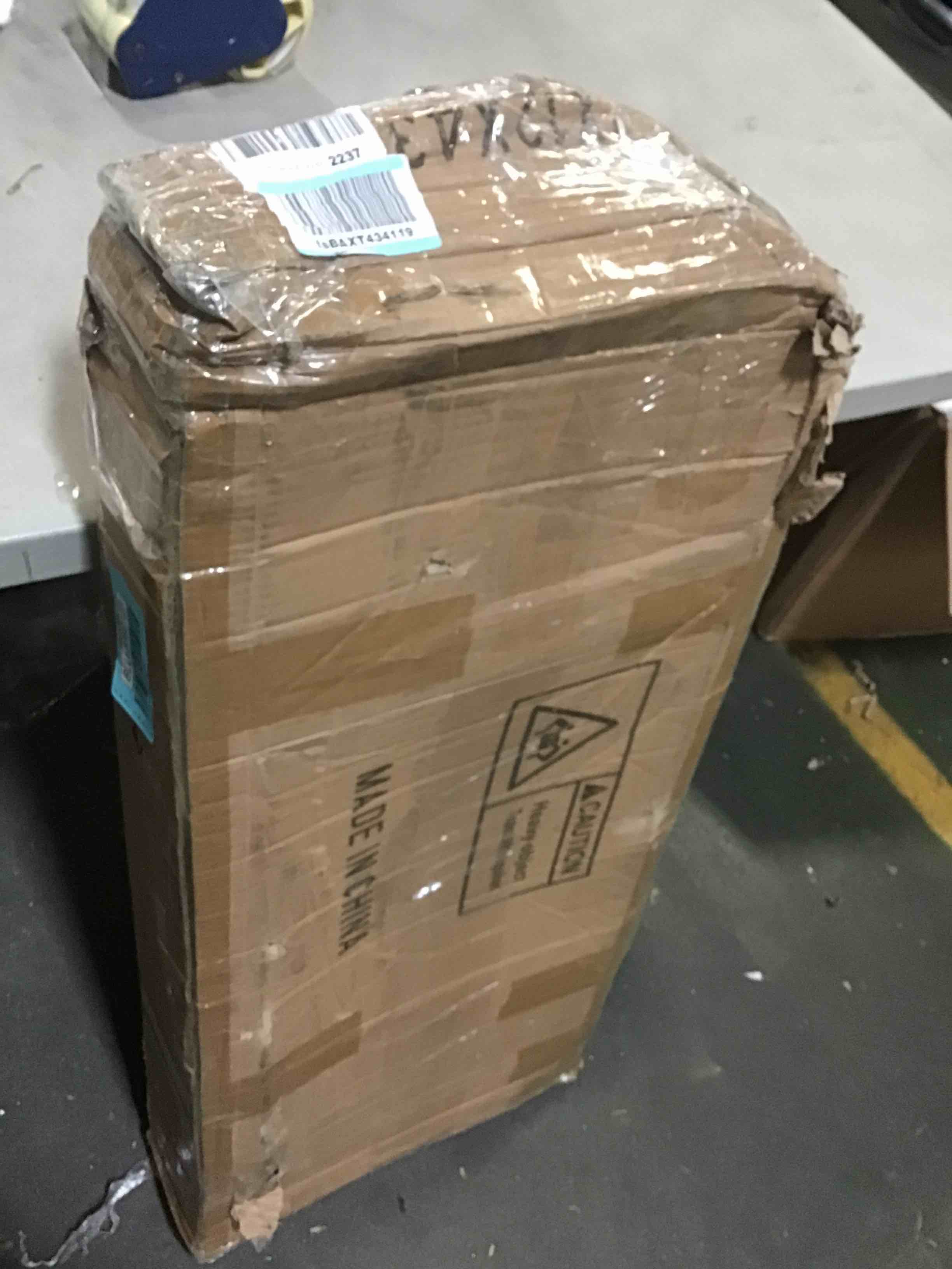 https://s3.amazonaws.com/lotting-images-prod/bidfta/BLU5082123_1695992984443.jpeg