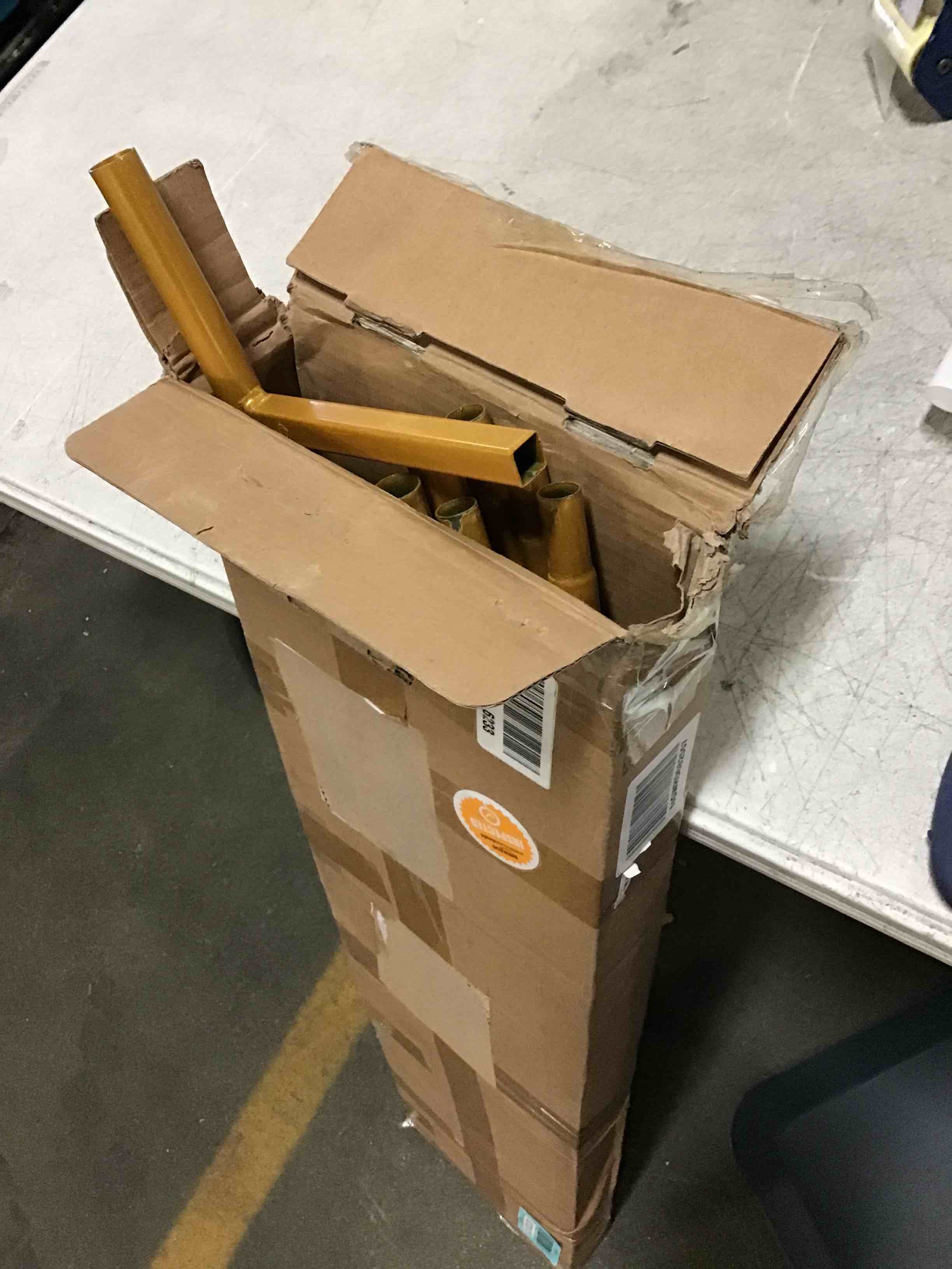 https://s3.amazonaws.com/lotting-images-prod/bidfta/BLU5082382_1696264635787.jpeg
