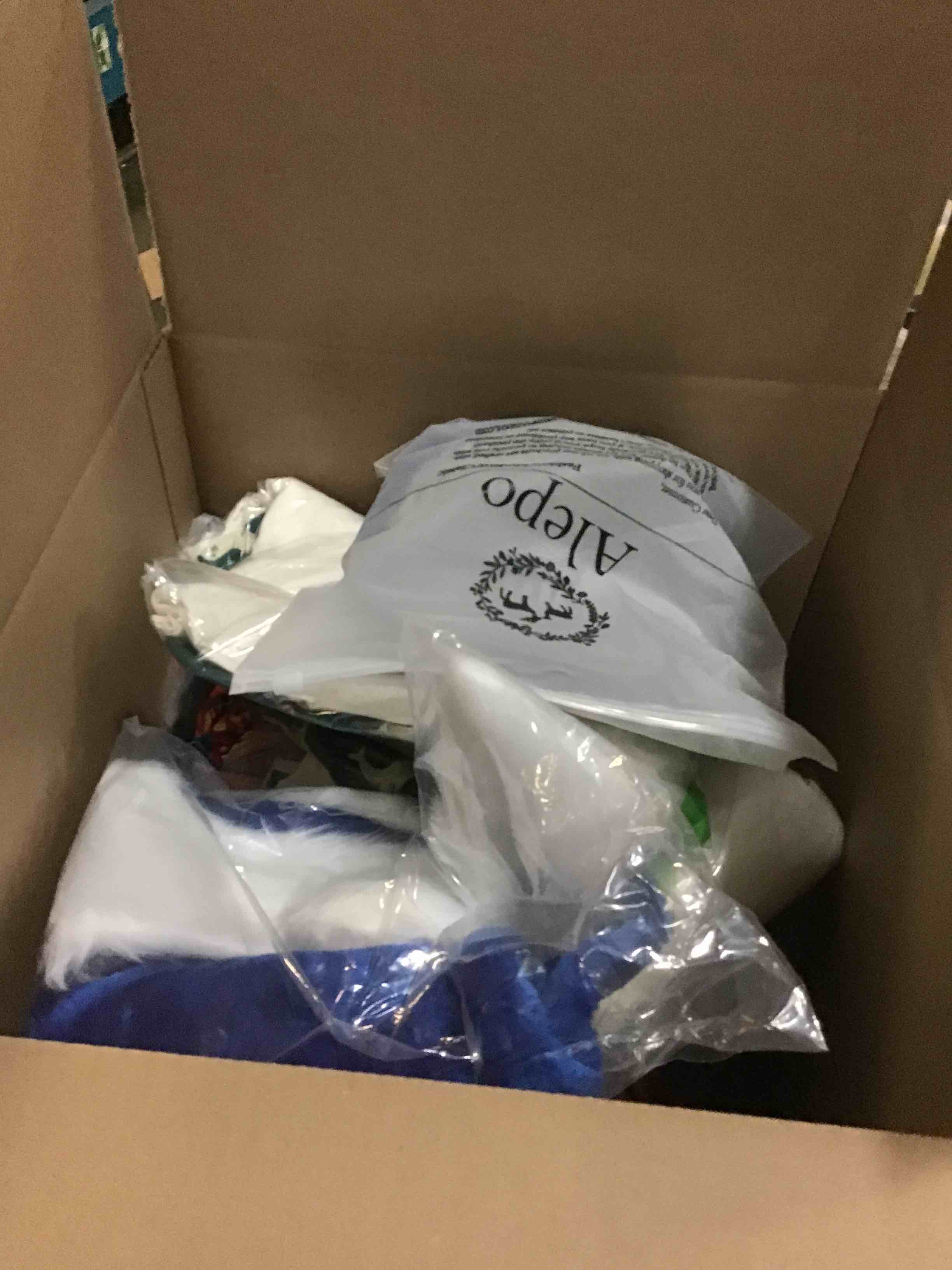 https://s3.amazonaws.com/lotting-images-prod/bidfta/BLU5085453_1687275528109.jpeg