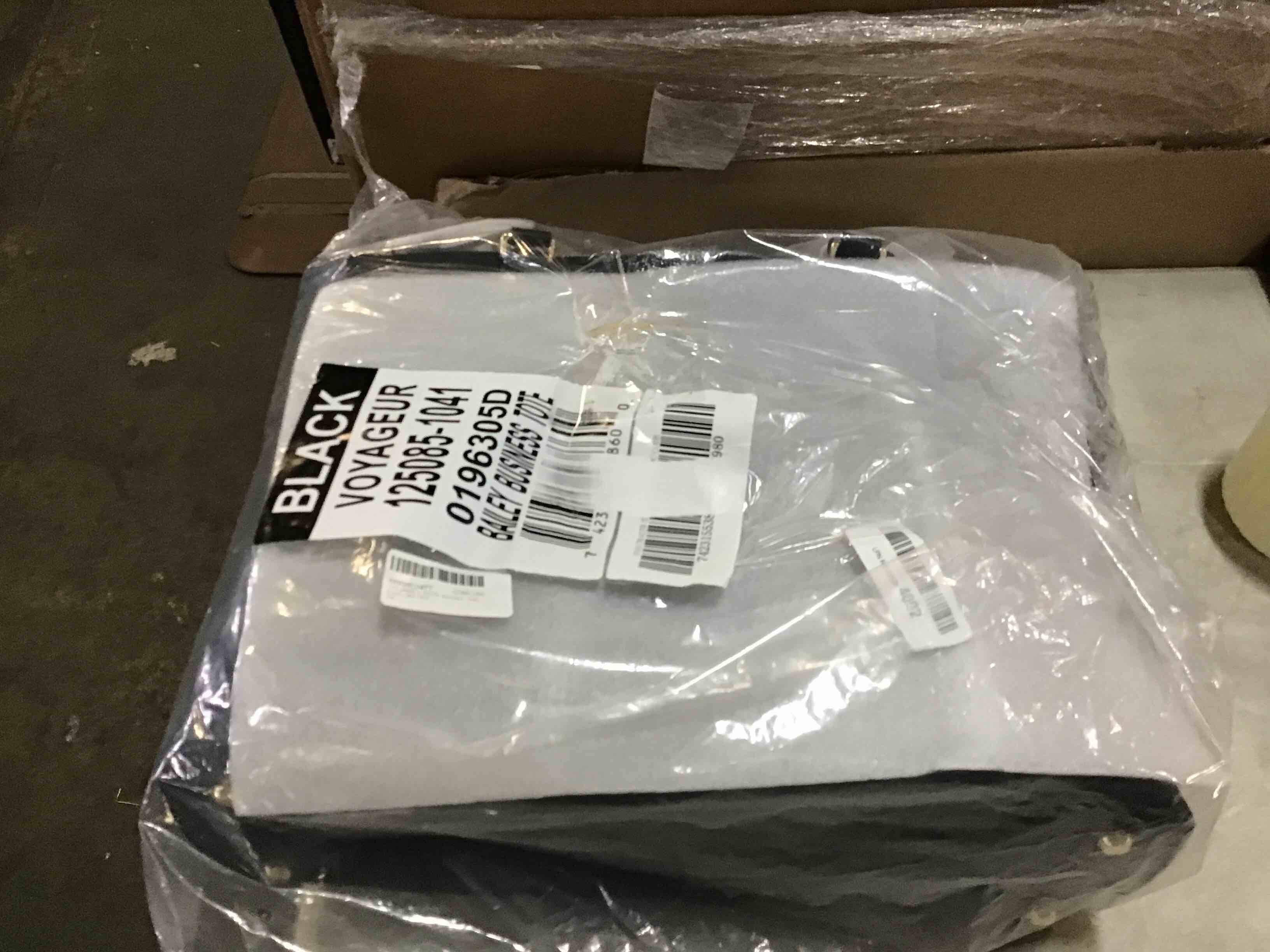 https://s3.amazonaws.com/lotting-images-prod/bidfta/BLU5085718_1687369221711.jpeg