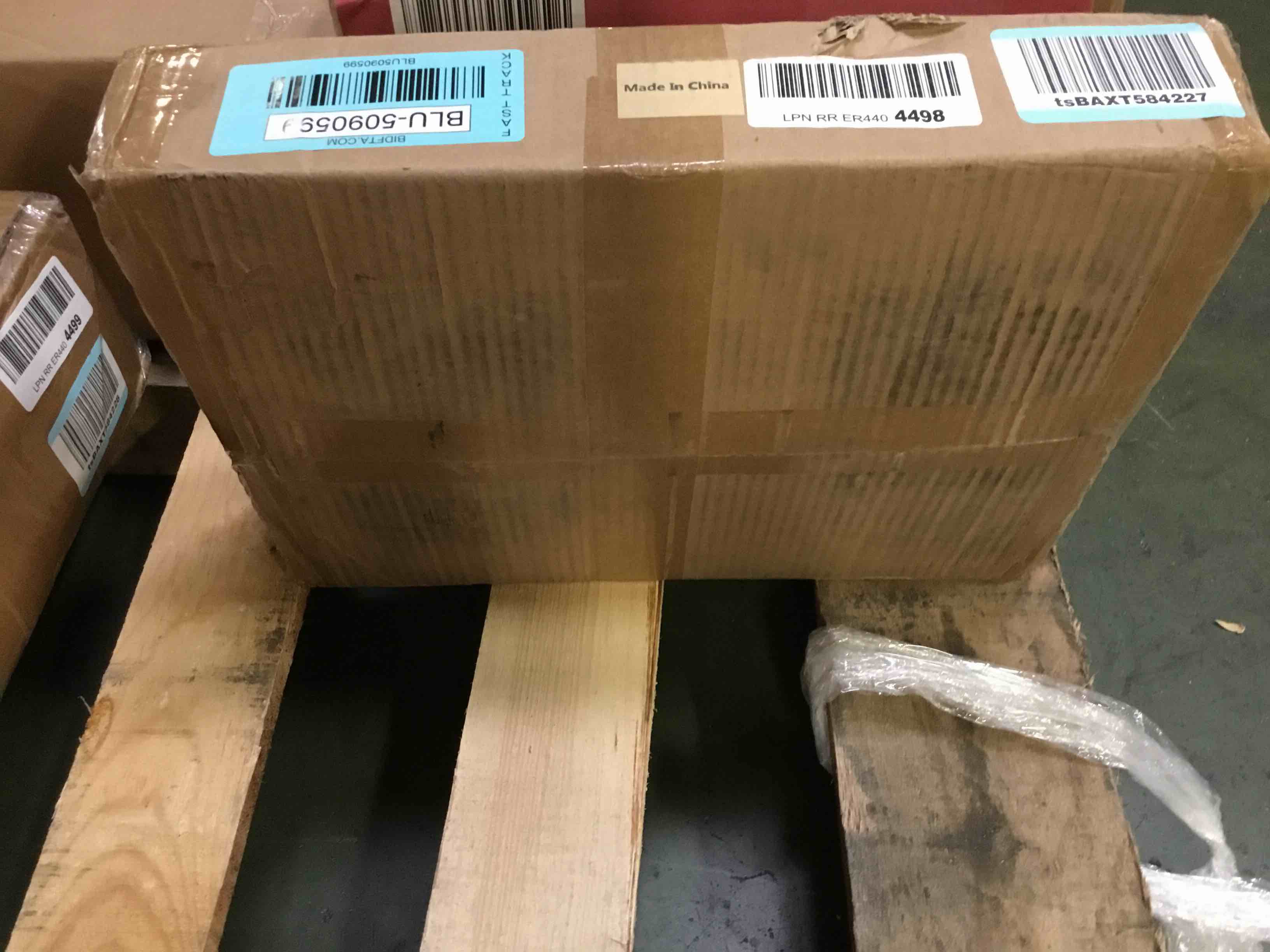 https://s3.amazonaws.com/lotting-images-prod/bidfta/BLU5090599_1688386102217.jpeg